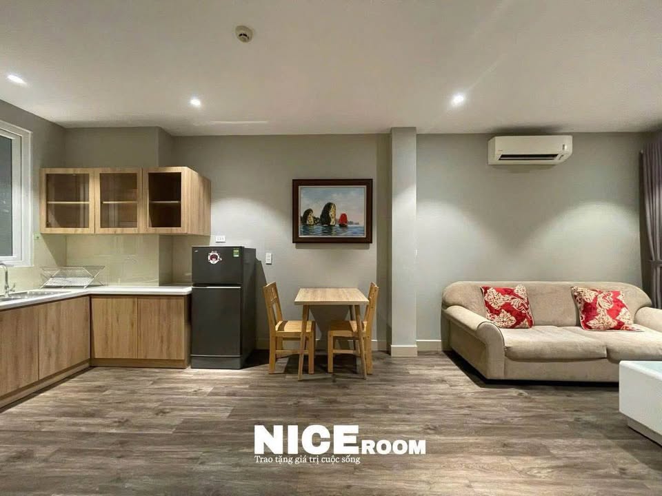 Premium fully furnished 1-bedroom apartment with weekly cleaning on Nguyen Huu Canh Street