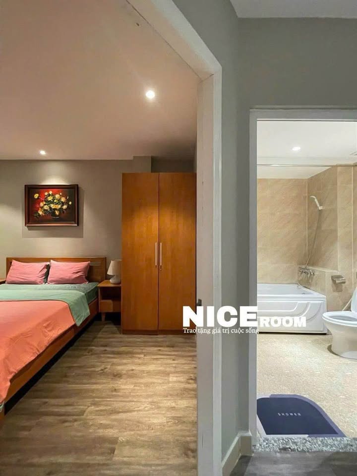 Premium fully furnished 1-bedroom apartment with weekly cleaning on Nguyen Huu Canh Street