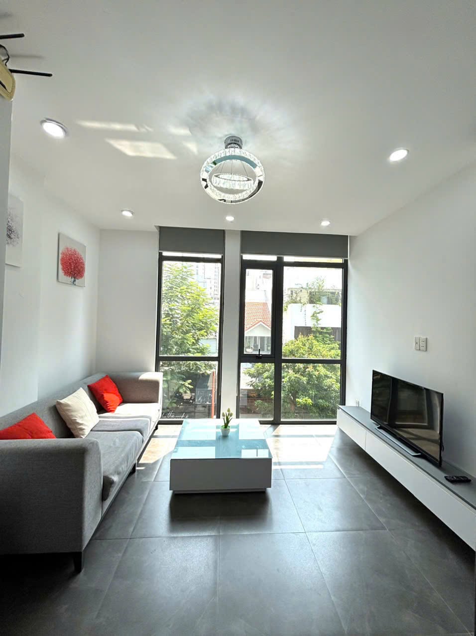 Premium fully furnished 1-bedroom apartment with balcony near My Khe Beach