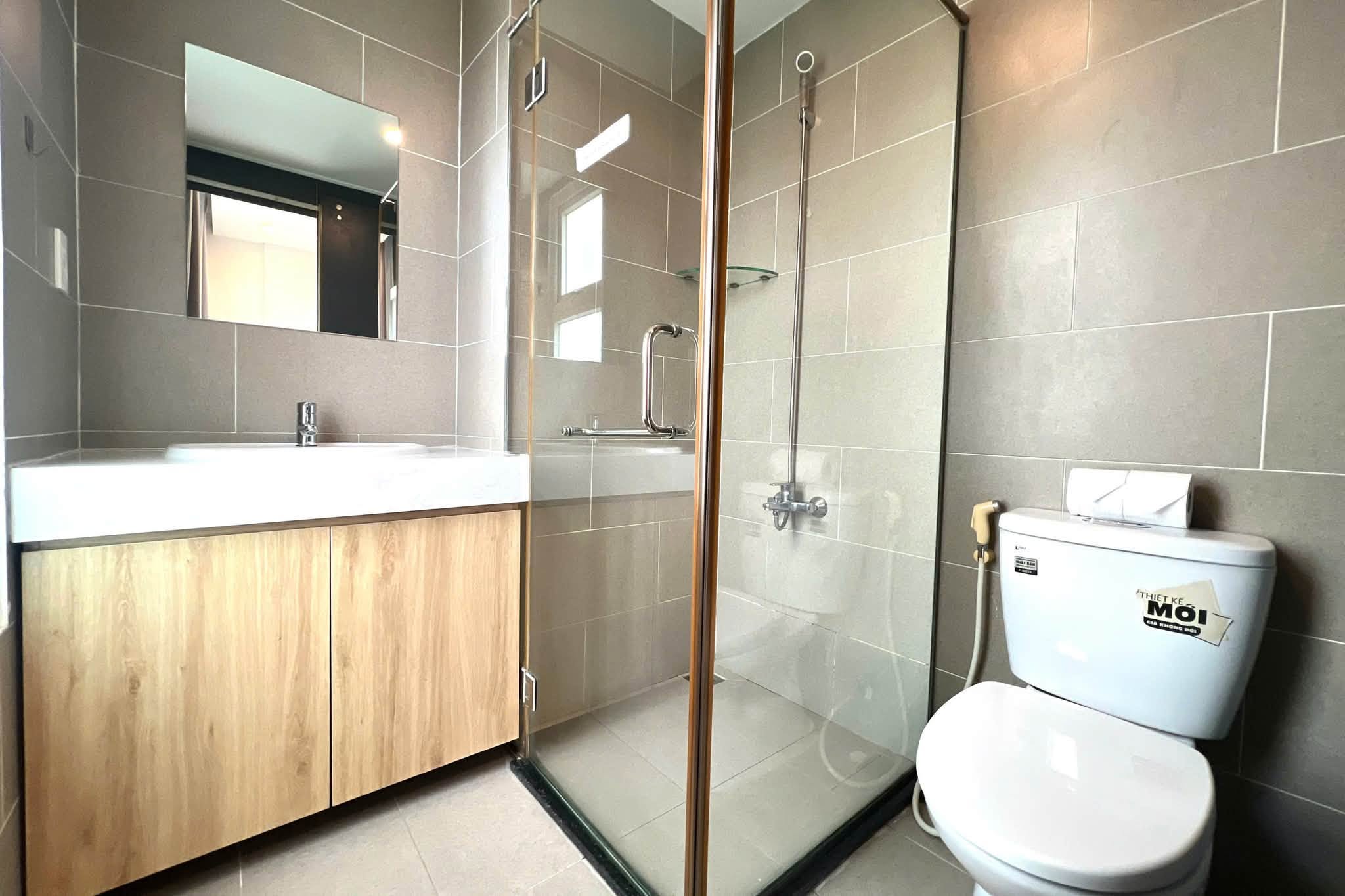 Fully furnished apartment with balcony, pool and complimentary housekeeping in Thao Dien