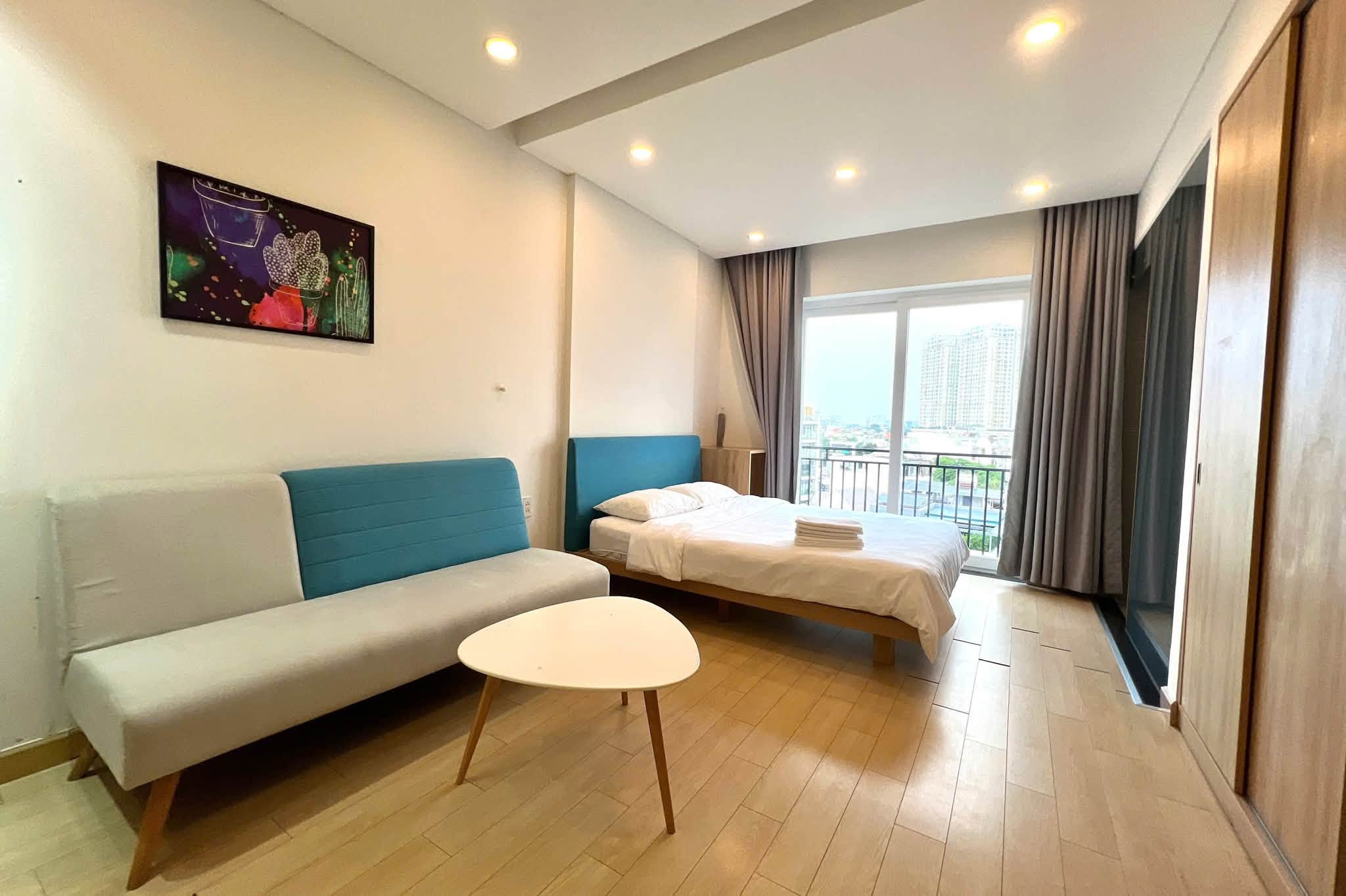 Fully furnished apartment with balcony, pool and complimentary housekeeping in Thao Dien
