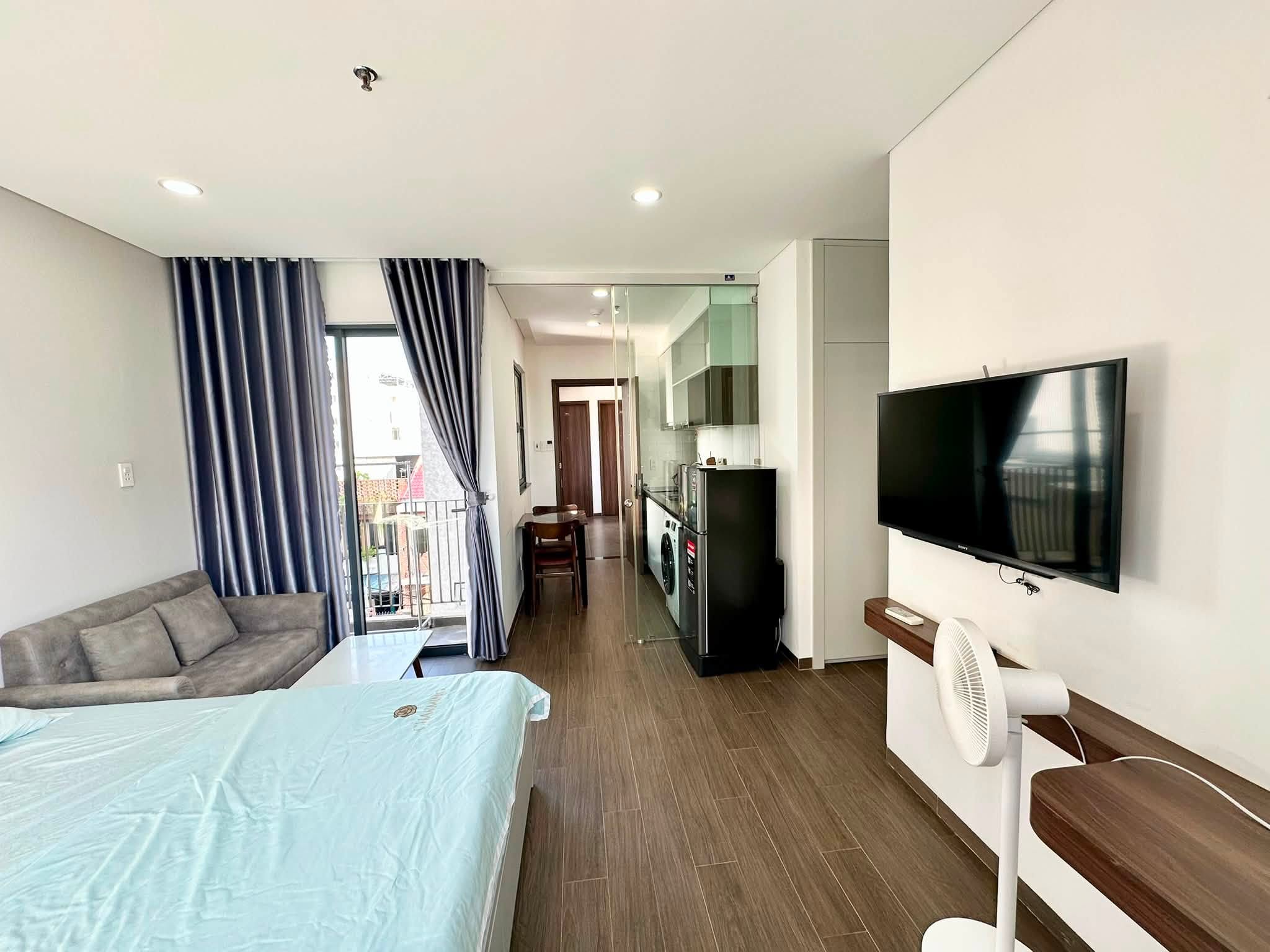 New studio with private washing machine and cleaning service near My Khe Beach