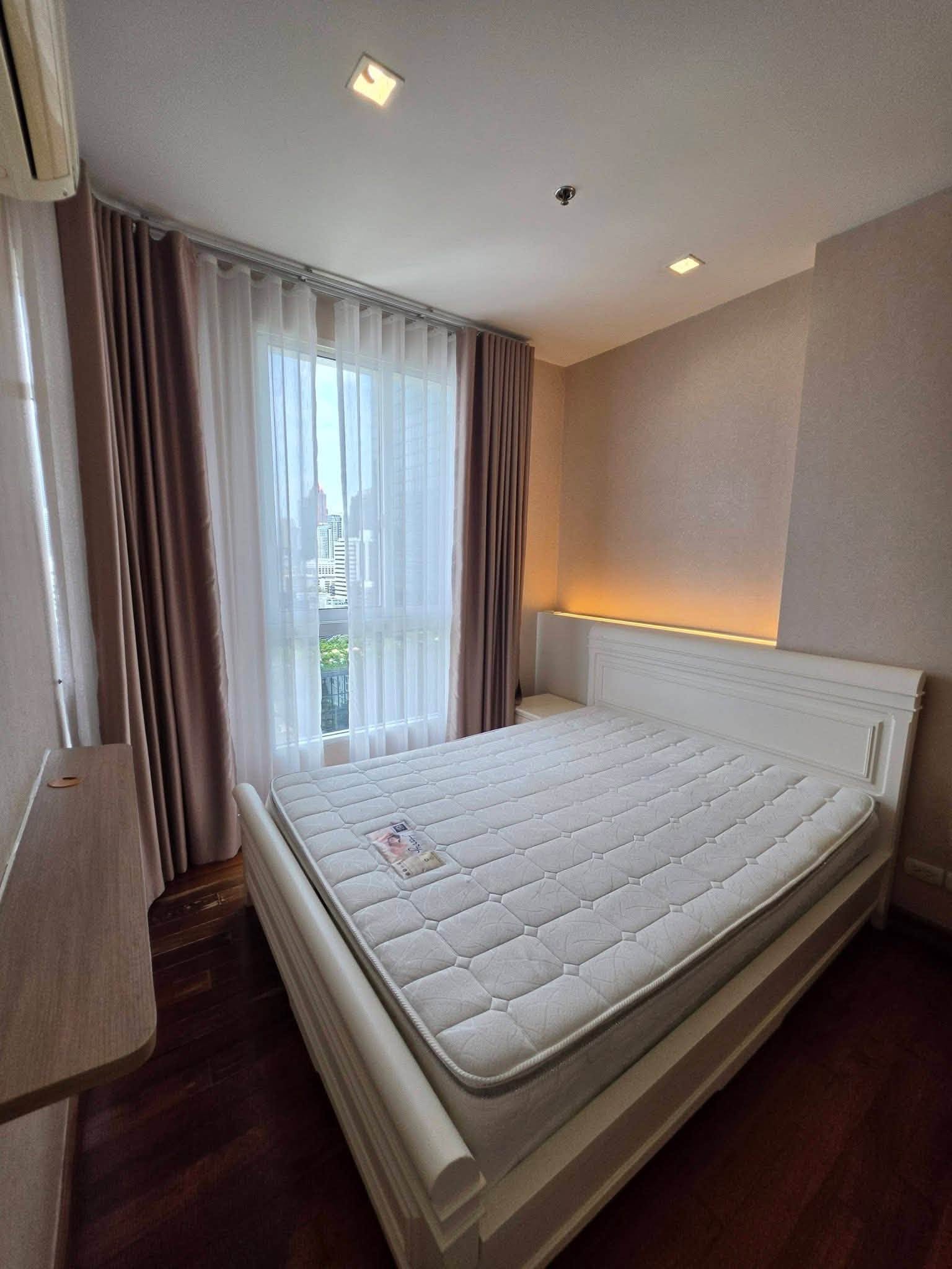 Ivy Sathorn 10 1-Bedroom Condo near BTS Chong Nonsi
