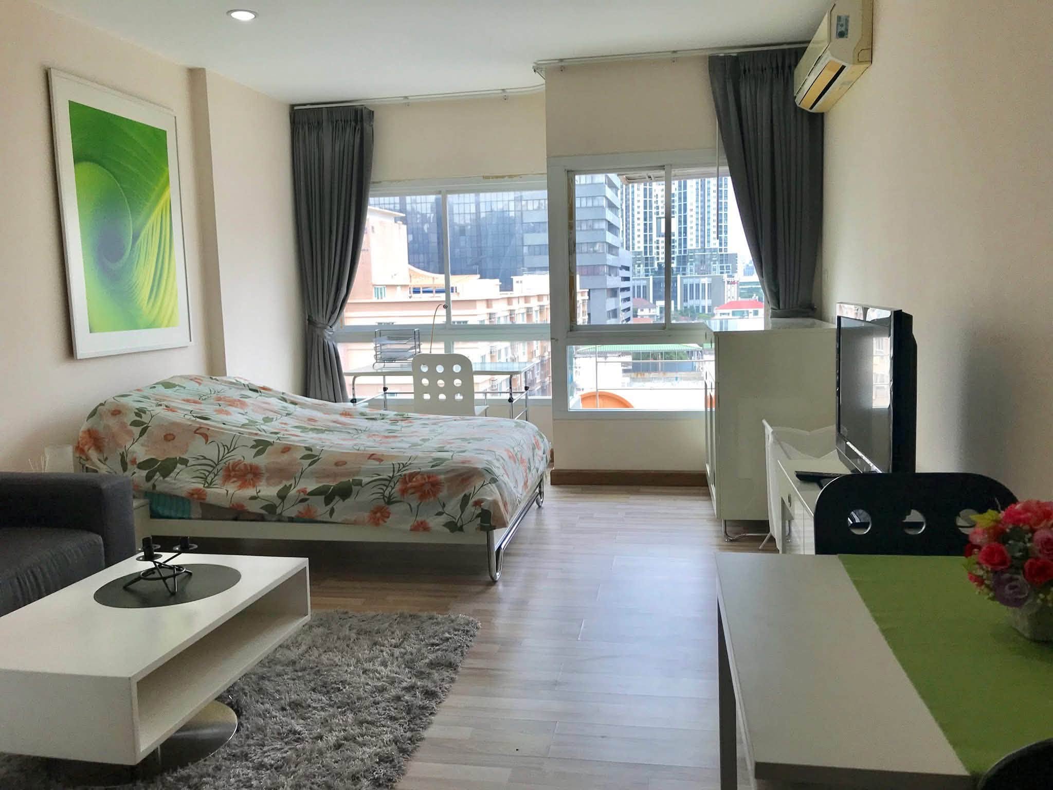 PG Rama 9 1-Bedroom Condo near Central Rama 9