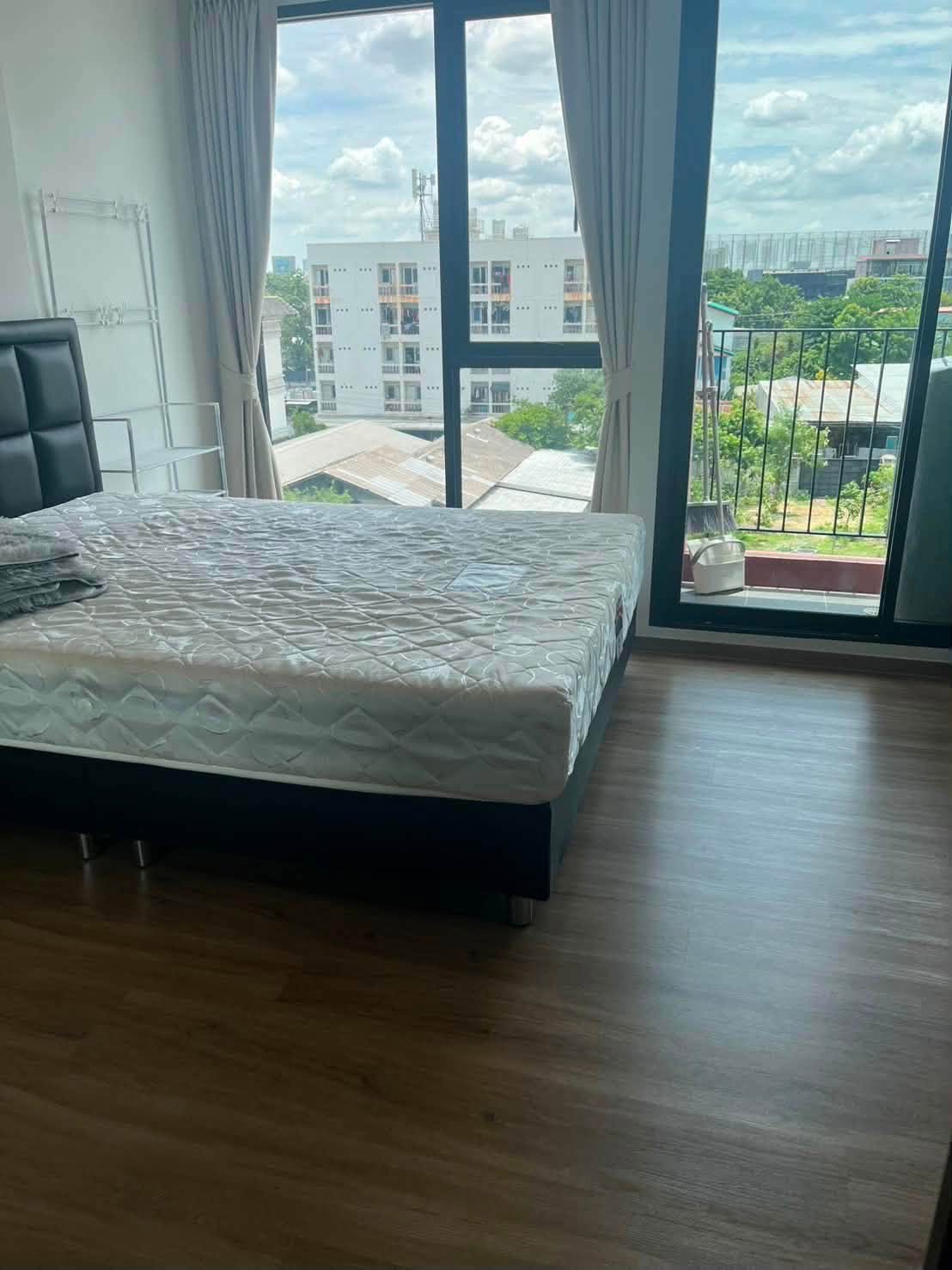 Chapter One Eco Ratchada–Huai Khwang Studio near MRT Huai Khwang
