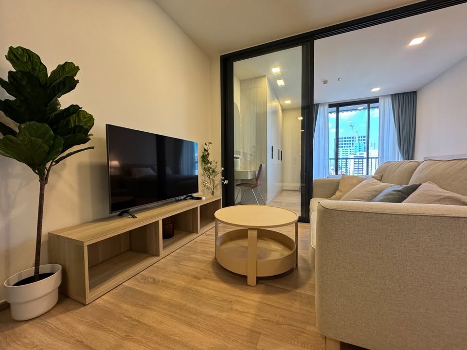 XT Phayathai 1-Bedroom Condo near BTS Phaya Thai