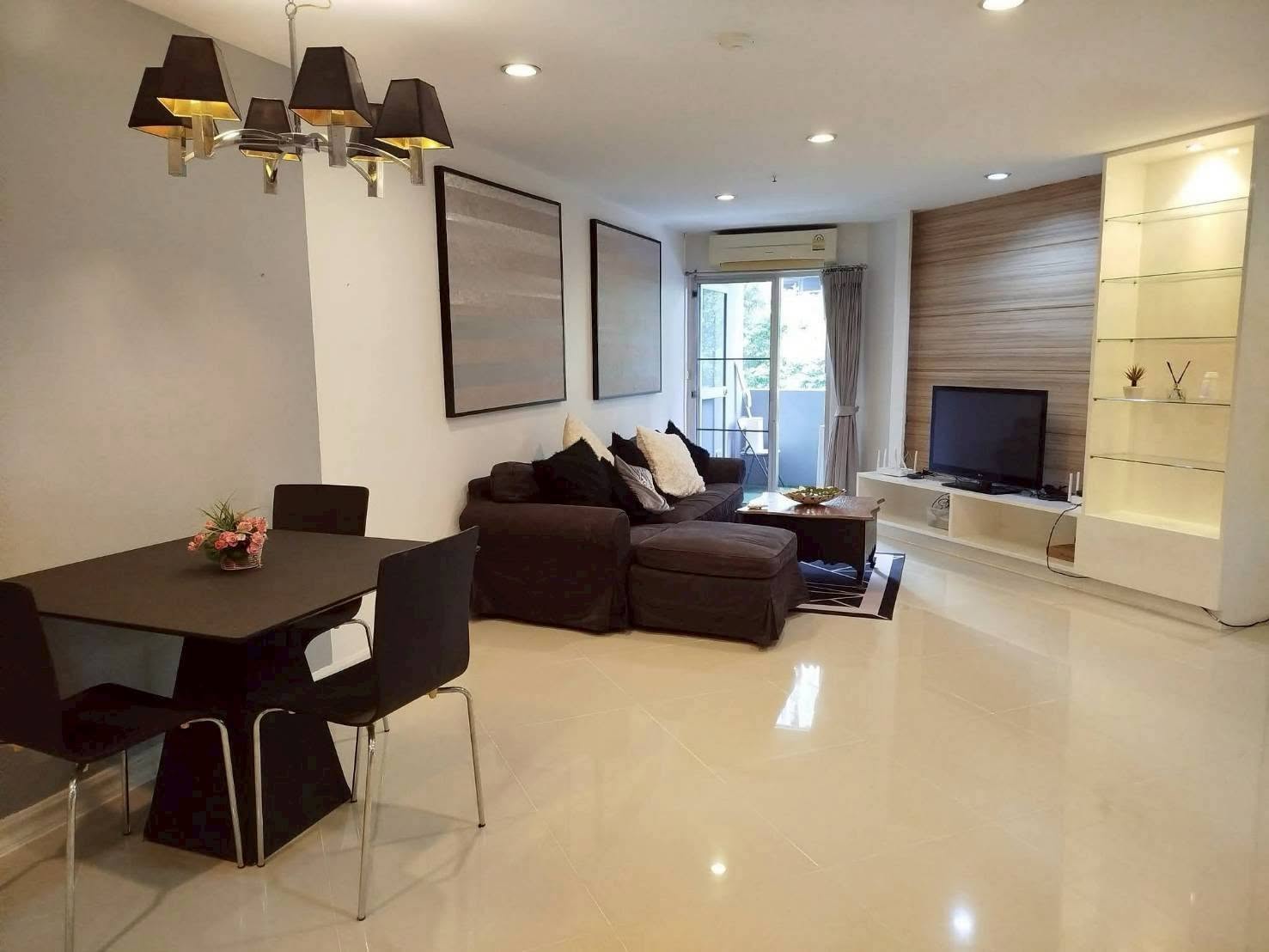 Wireless Complex Spacious 2-Bedroom Pet-Friendly Condo near BTS Ploenchit