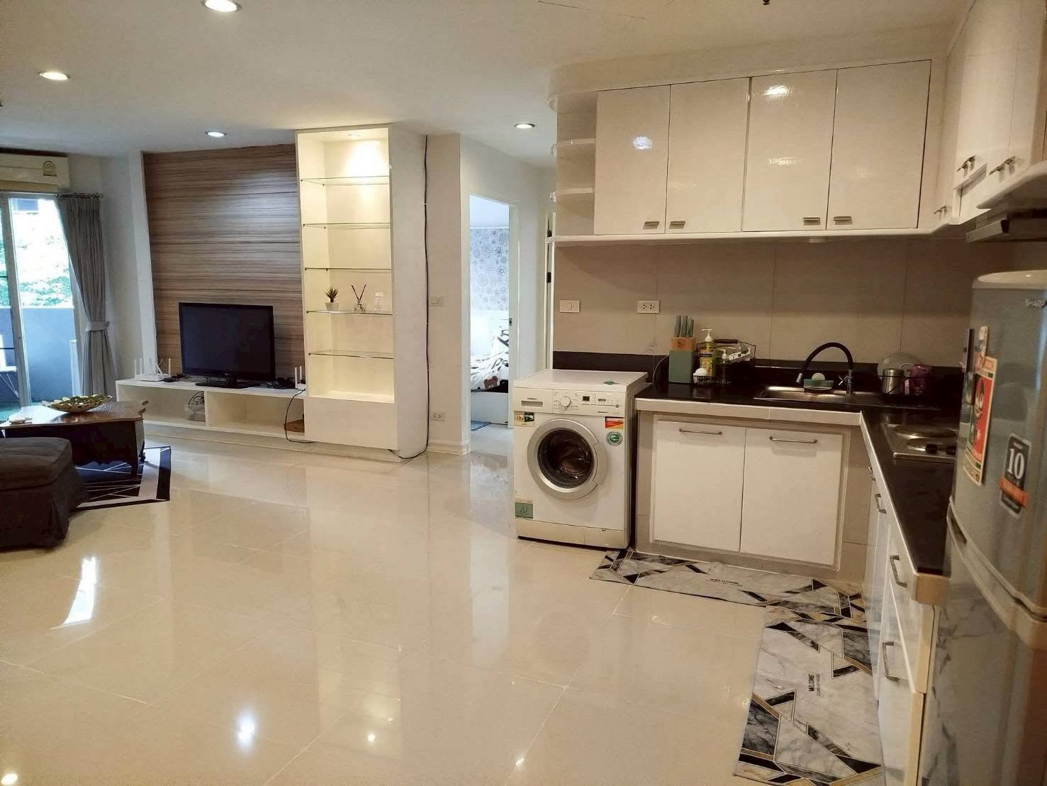 Wireless Complex Spacious 2-Bedroom Pet-Friendly Condo near BTS Ploenchit