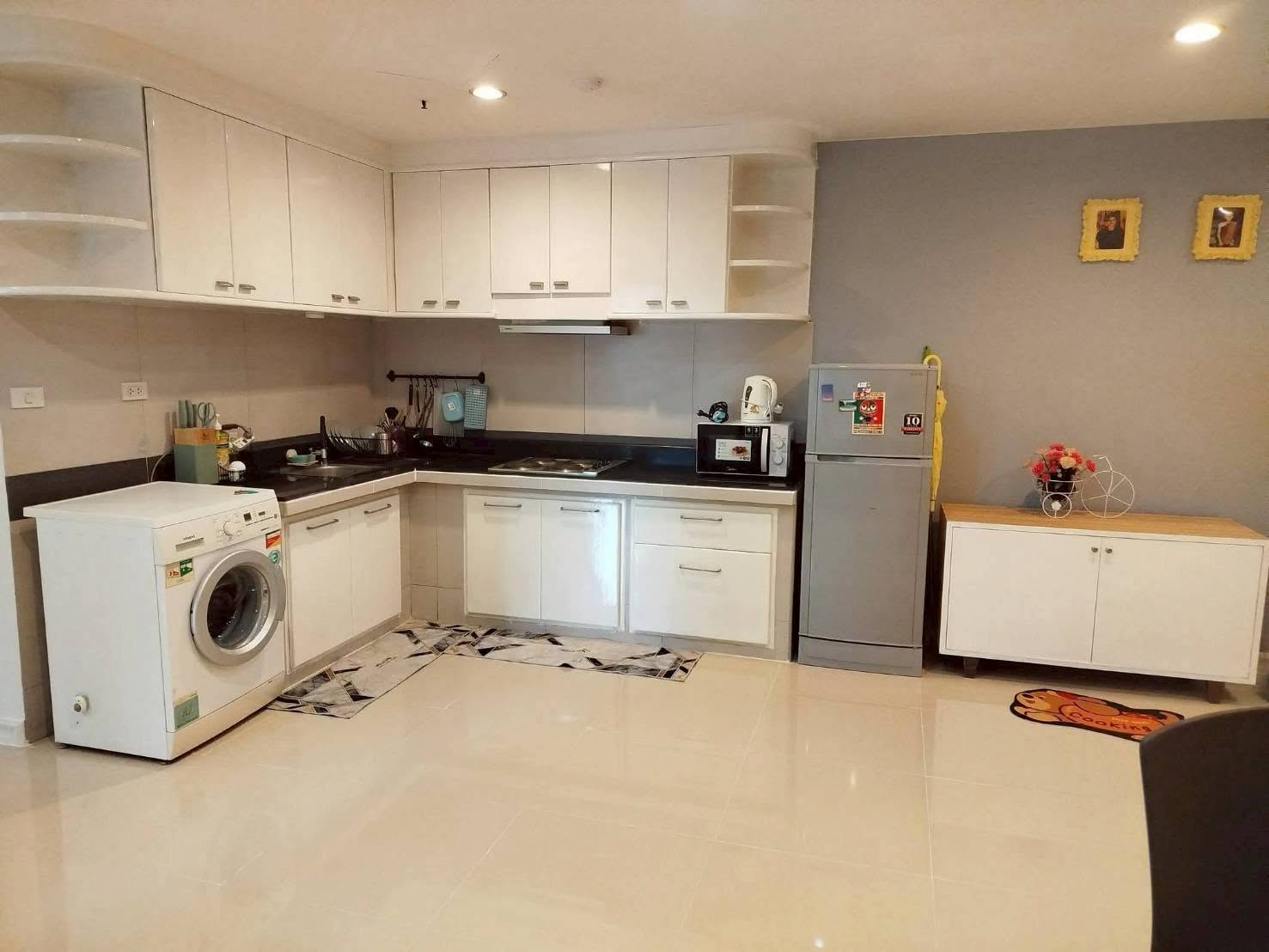 Wireless Complex Spacious 2-Bedroom Pet-Friendly Condo near BTS Ploenchit