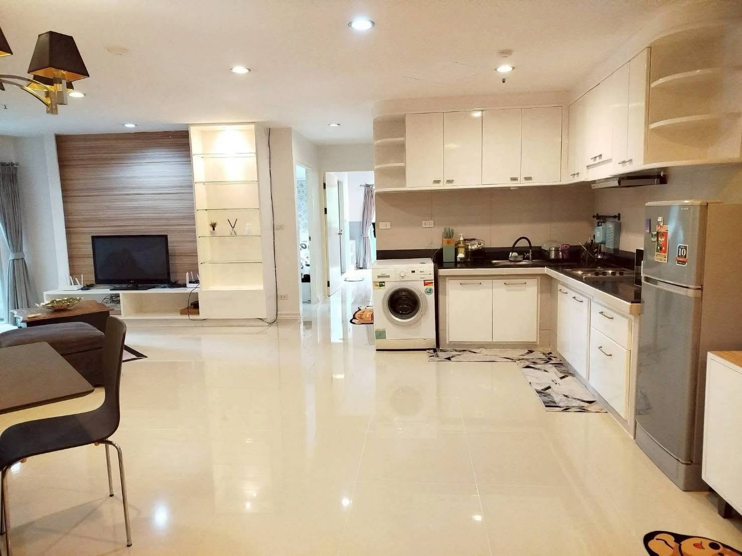 Wireless Complex Spacious 2-Bedroom Pet-Friendly Condo near BTS Ploenchit