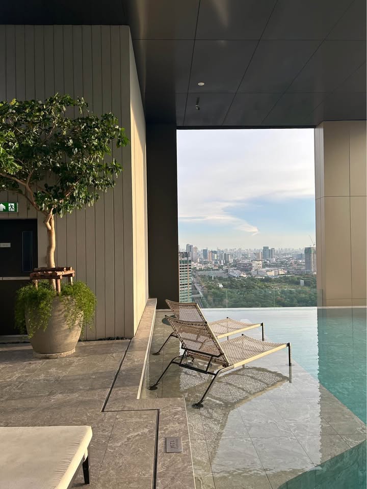 The Crest Park Residences 1-Bedroom Condo near BTS Ha Yaek Lat Phrao