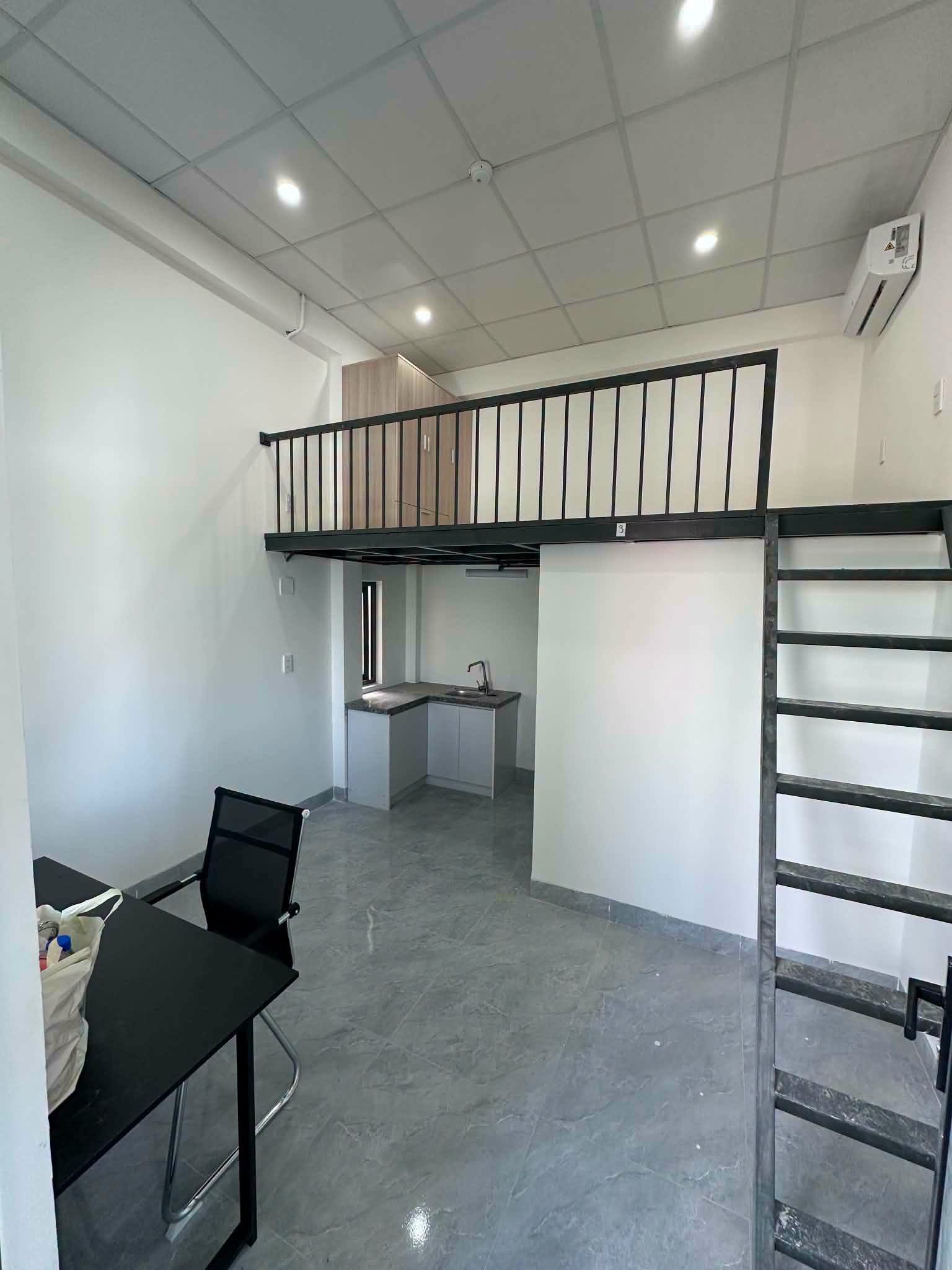 A-N-T Fully Furnished Balcony Room in Bau Va, Hue