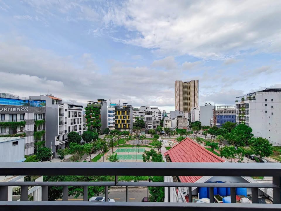 Fully Furnished 1-Bedroom Apartment on Khue My Dong 7