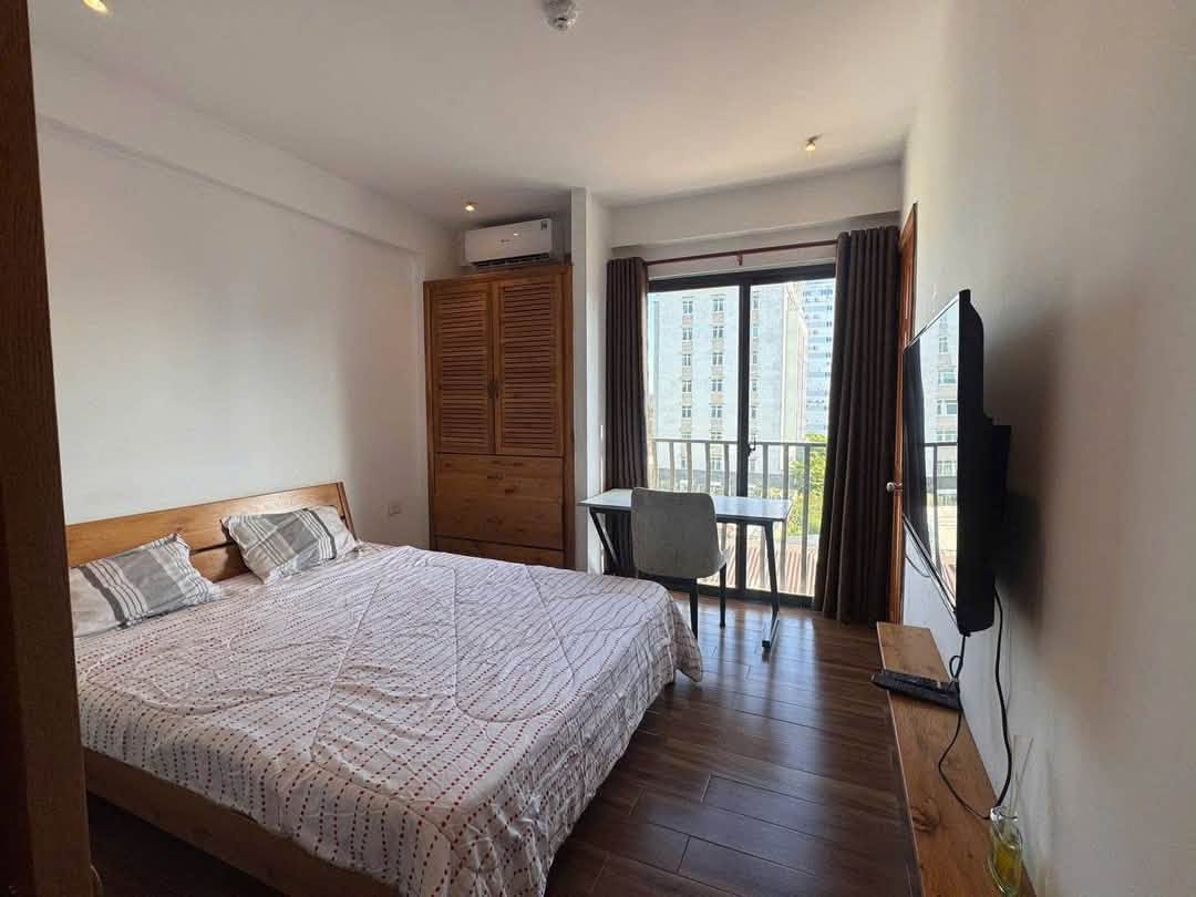 1-Bedroom Apartment with Pool near Nguyen Xuan Khoat Street