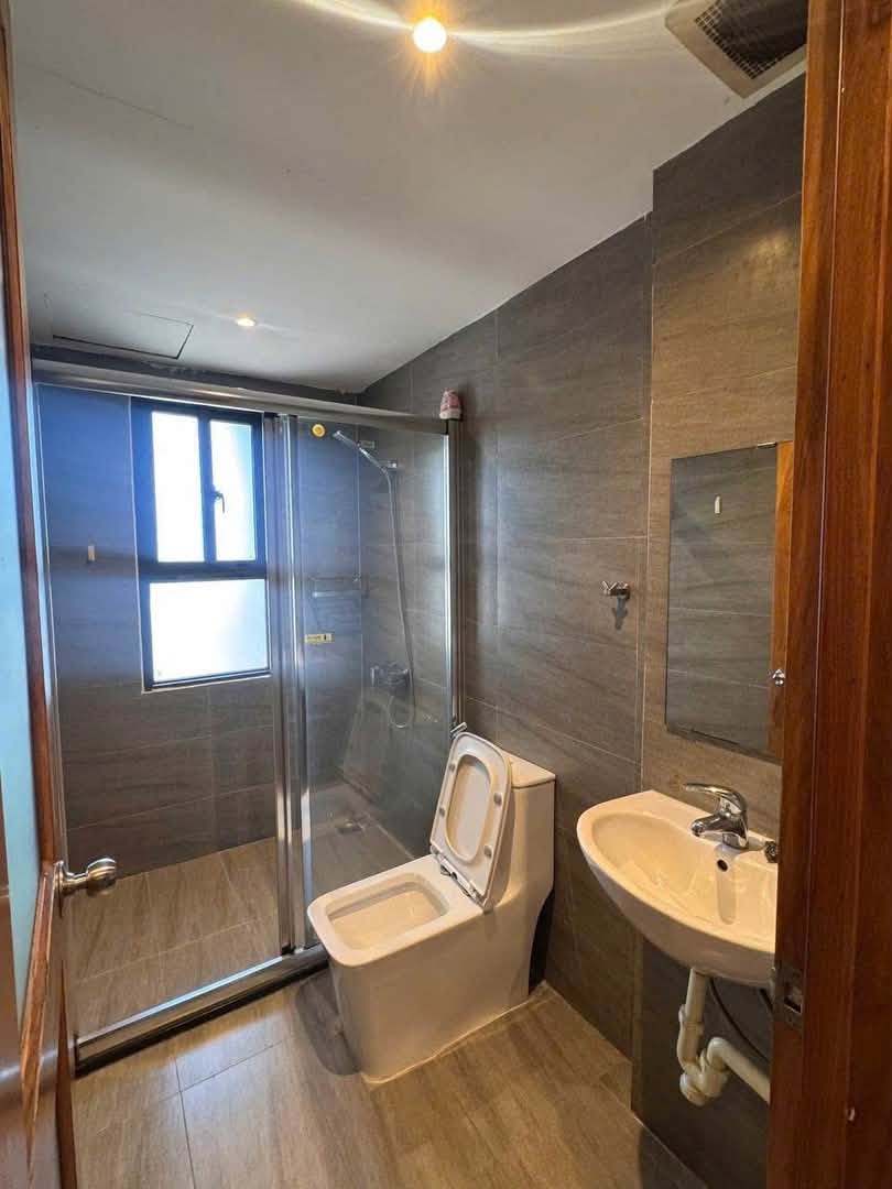 1-Bedroom Apartment with Pool near Nguyen Xuan Khoat Street