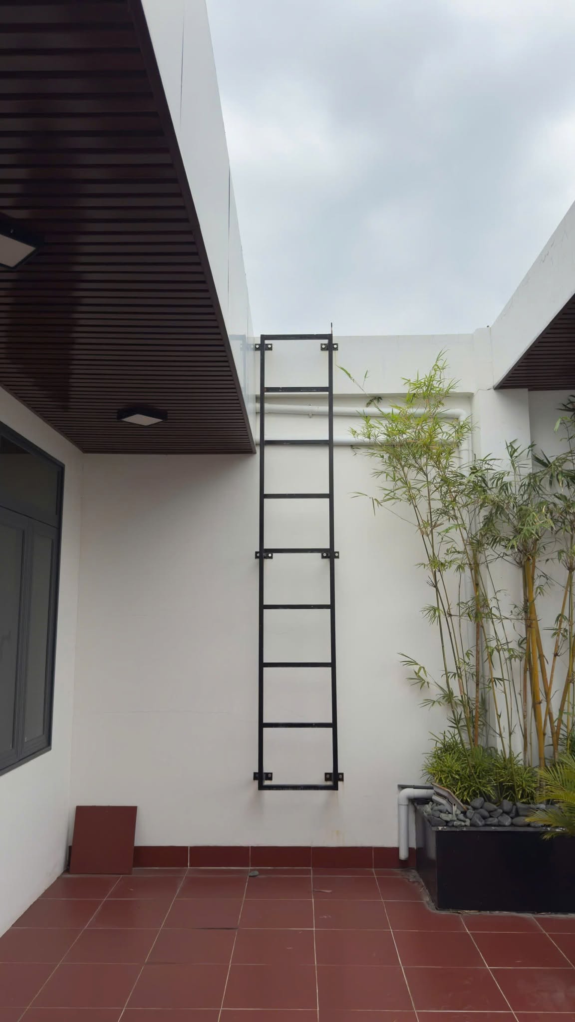 Fully Equipped 4-Storey Shophouse for Rent at Dai Phu Gia Urban Area
