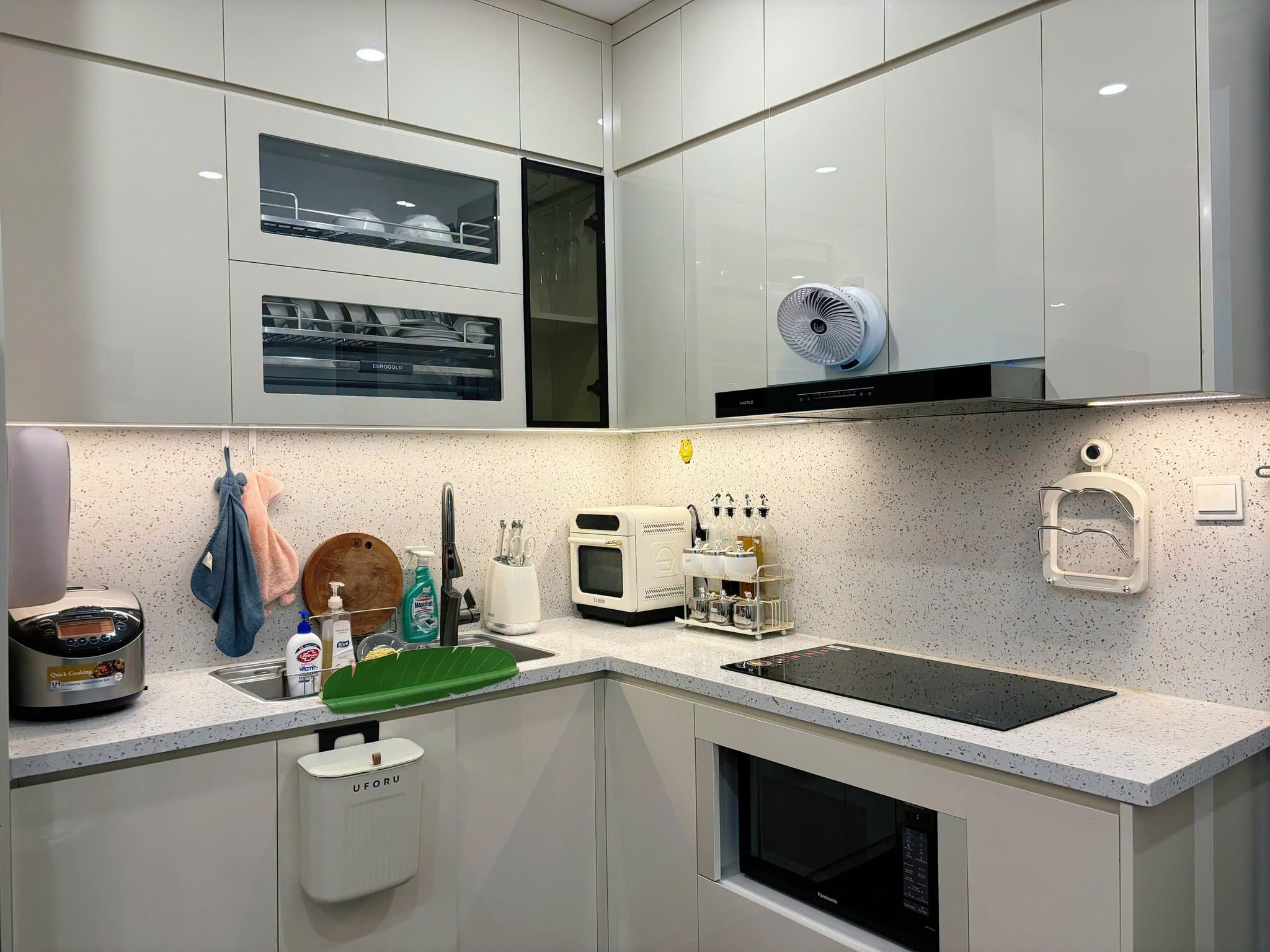Luxury Fully Furnished 3-Bedroom Apartment at Hoang Huy Commerce