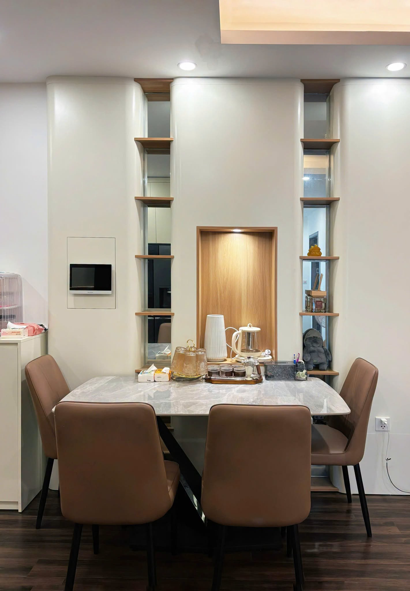 Luxury Fully Furnished 3-Bedroom Apartment at Hoang Huy Commerce