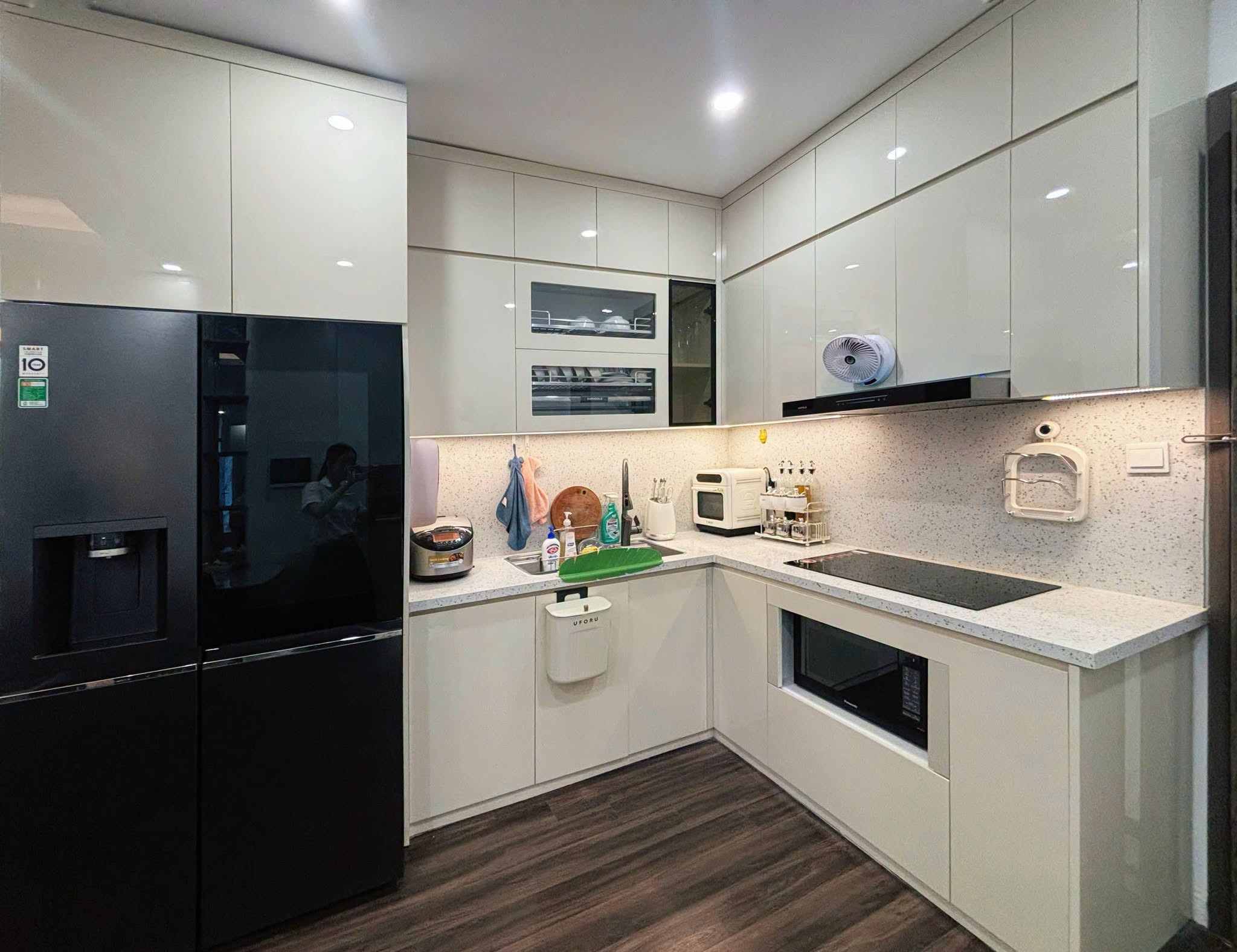 Luxury Fully Furnished 3-Bedroom Apartment at Hoang Huy Commerce