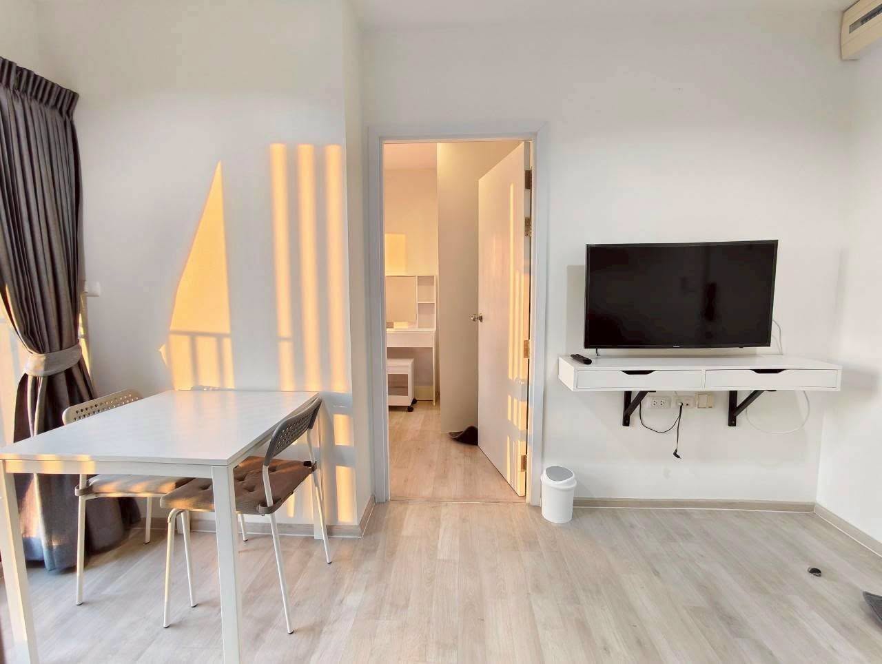 Fully Furnished 1-Bedroom Condo near MRT Purple Line and Central WestGate