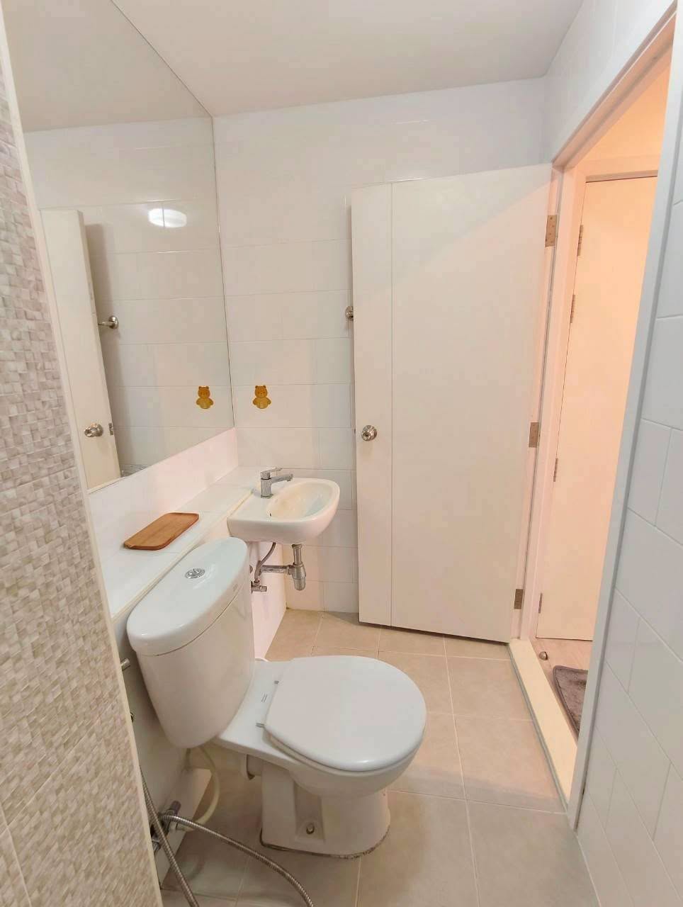 Fully Furnished 1-Bedroom Condo near MRT Purple Line and Central WestGate
