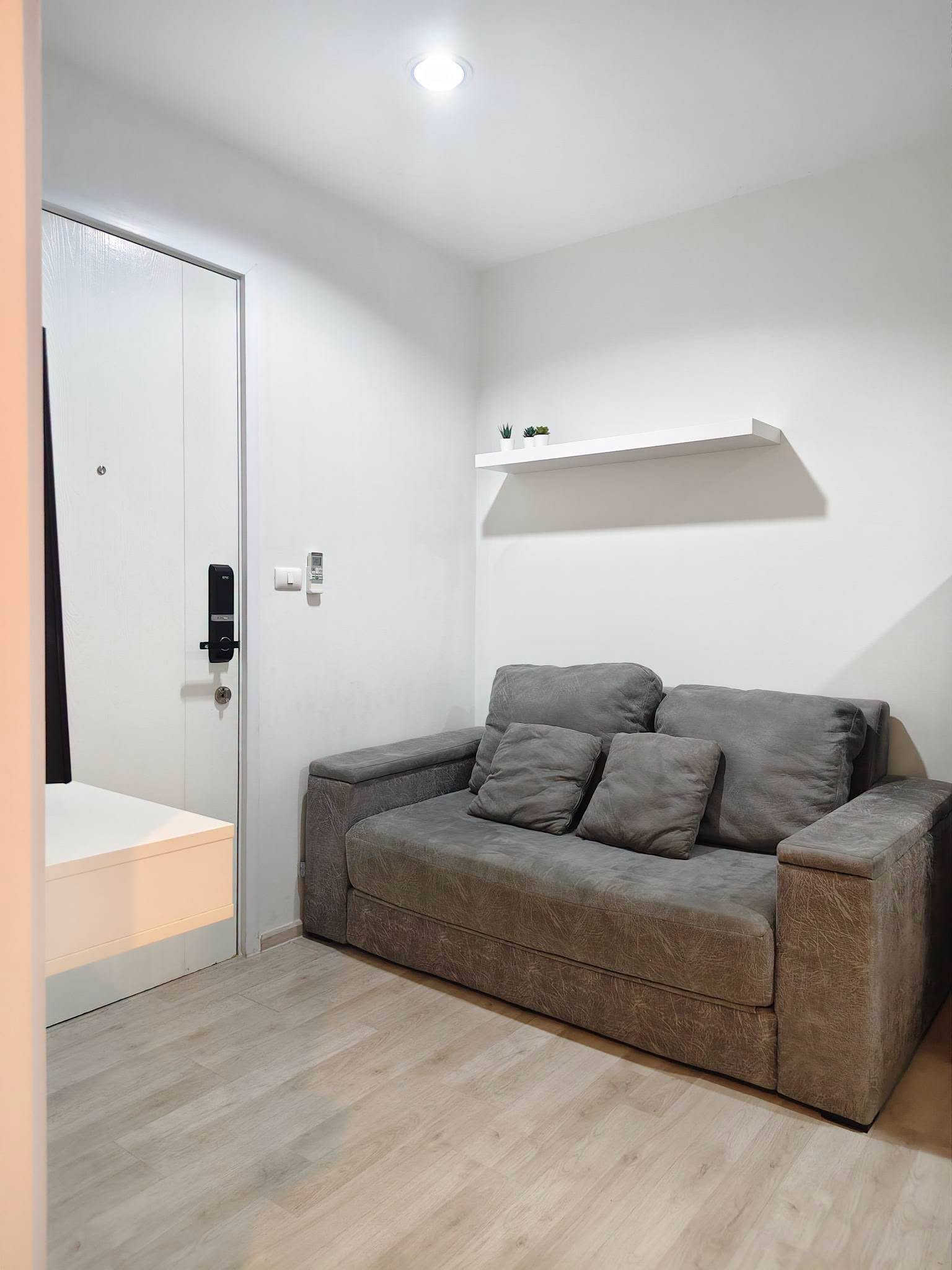 Fully Furnished 1-Bedroom Condo near MRT Purple Line and Central WestGate