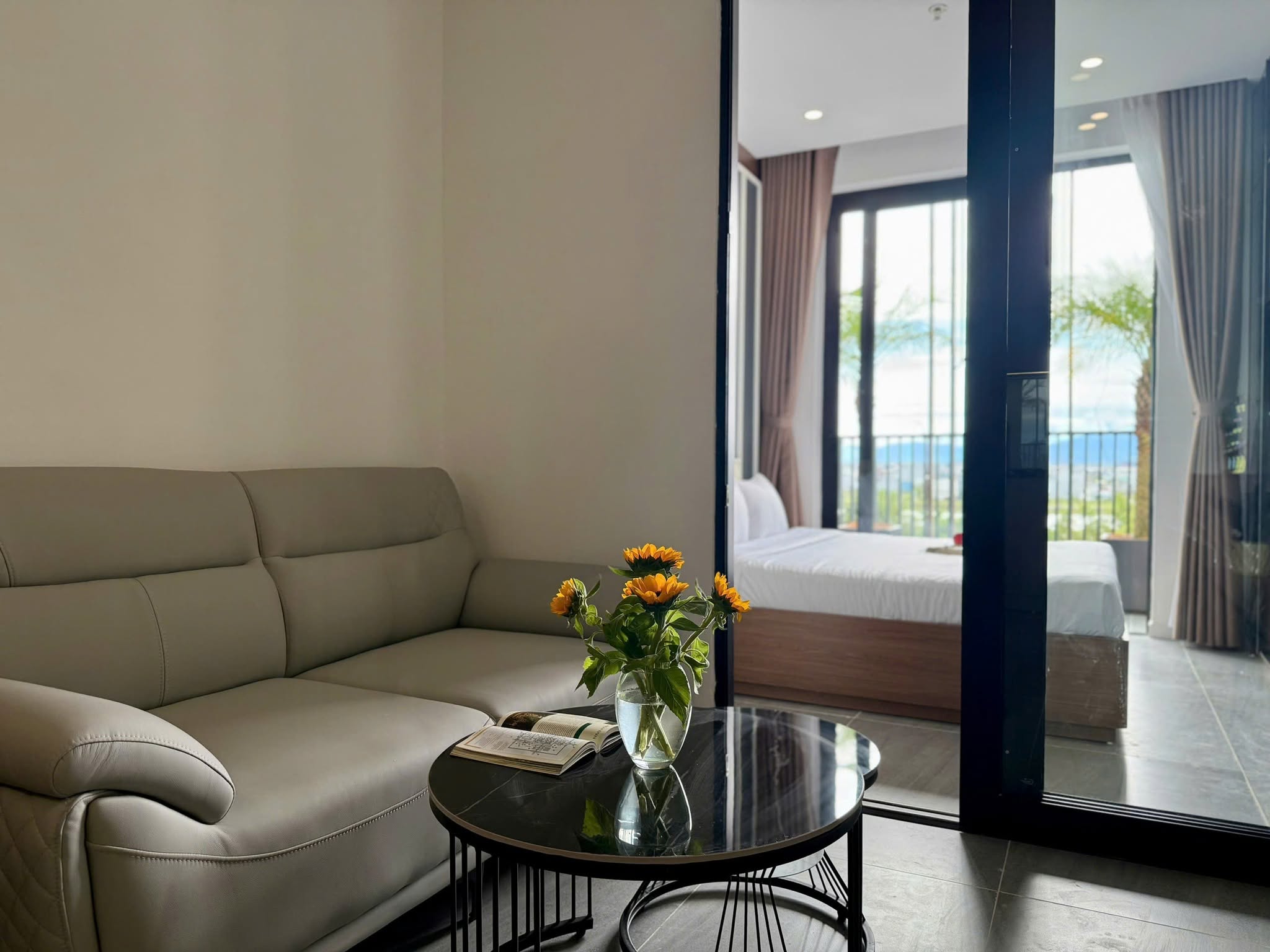 1-Bedroom Apartment with Pool and Gym on Tran Van Dan Street