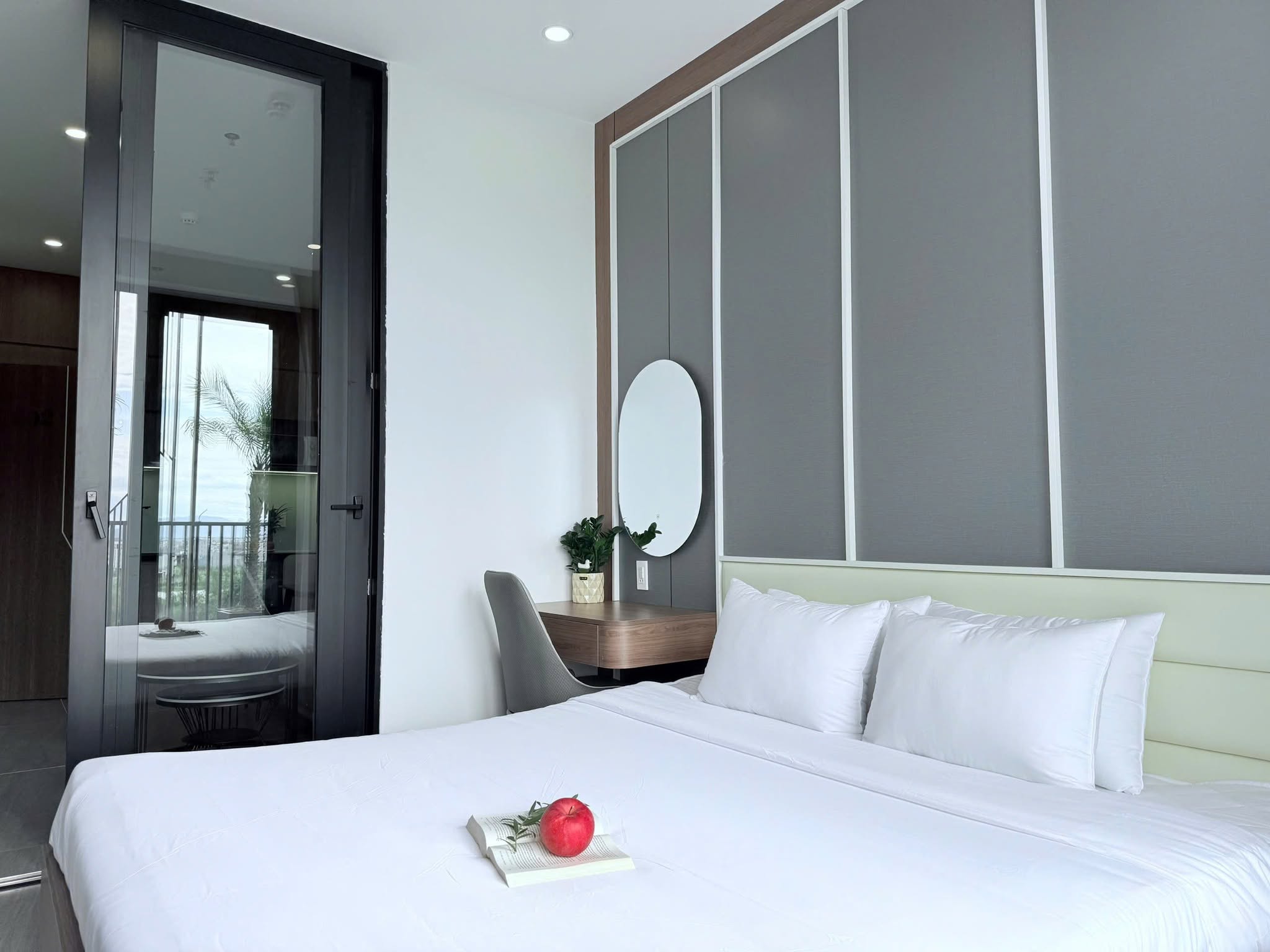 1-Bedroom Apartment with Pool and Gym on Tran Van Dan Street