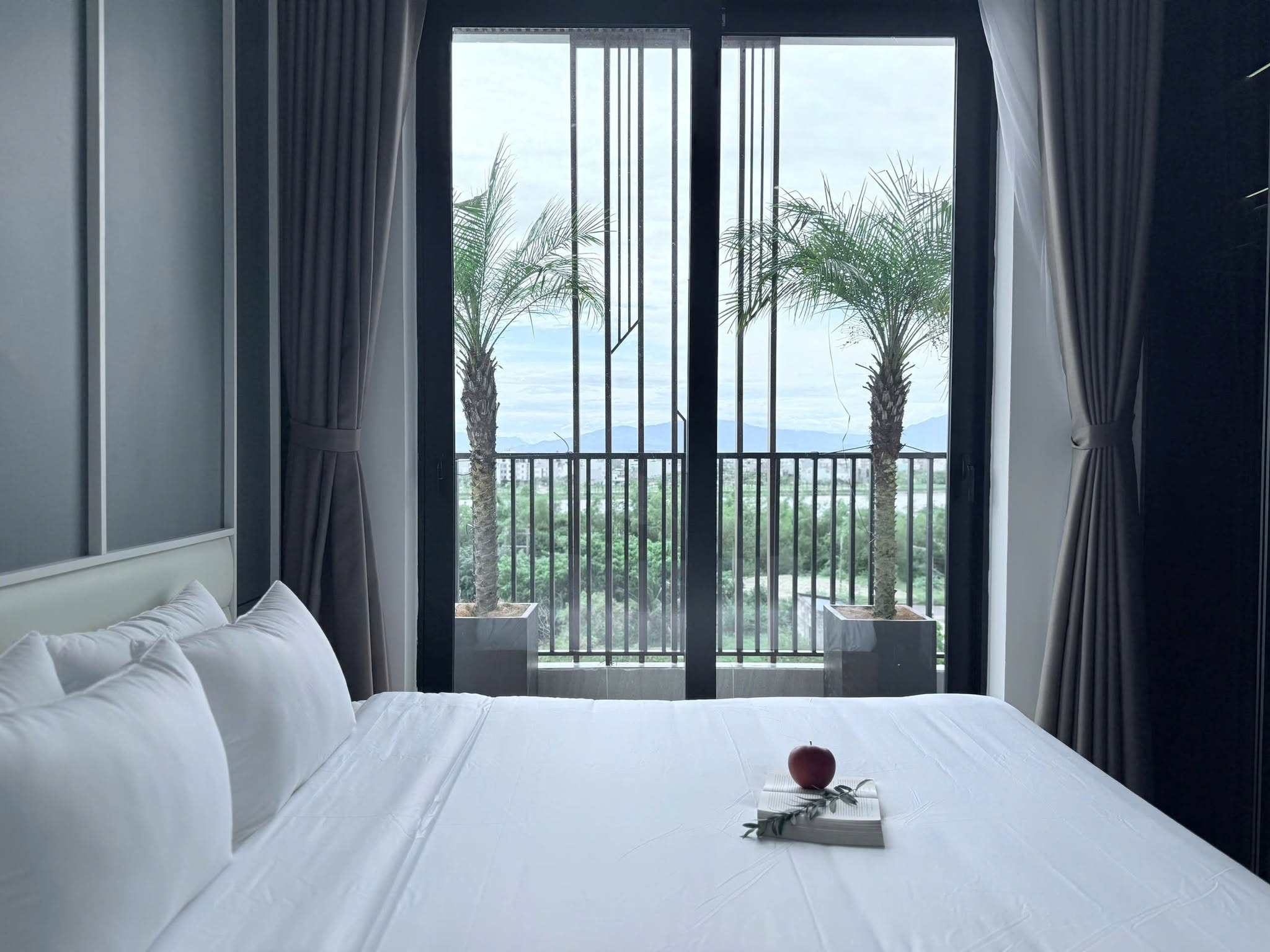 1-Bedroom Apartment with Pool and Gym on Tran Van Dan Street