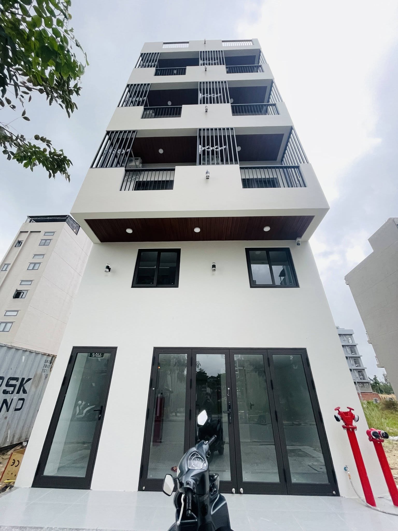 Fully Furnished Apartment with Private Washing Machine in FPT City