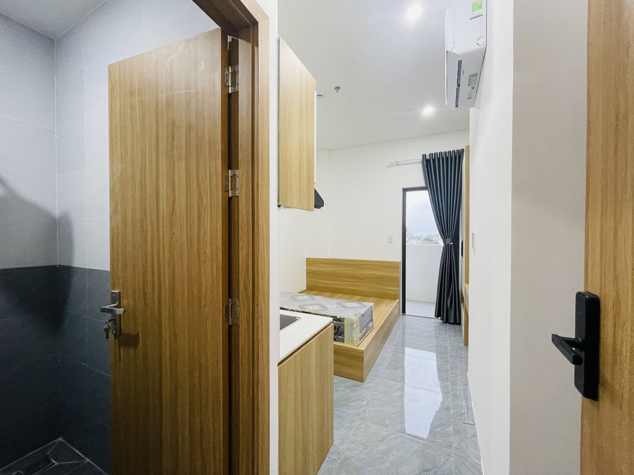 Fully Furnished Apartment with Private Washing Machine in FPT City