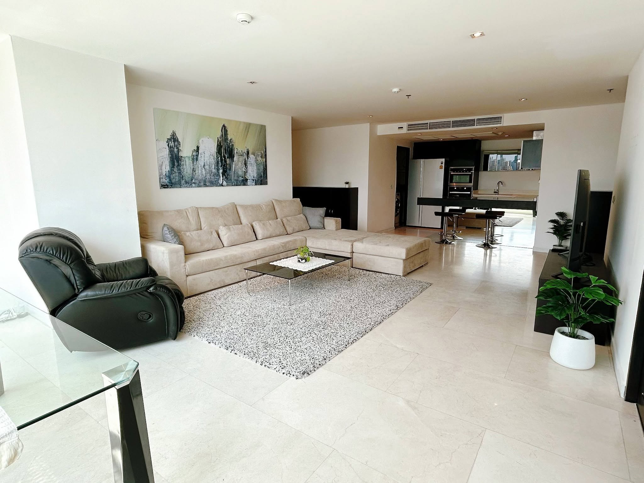 Luxury Fully Furnished 3-Bedroom Apartment at Eight Thonglor Residences