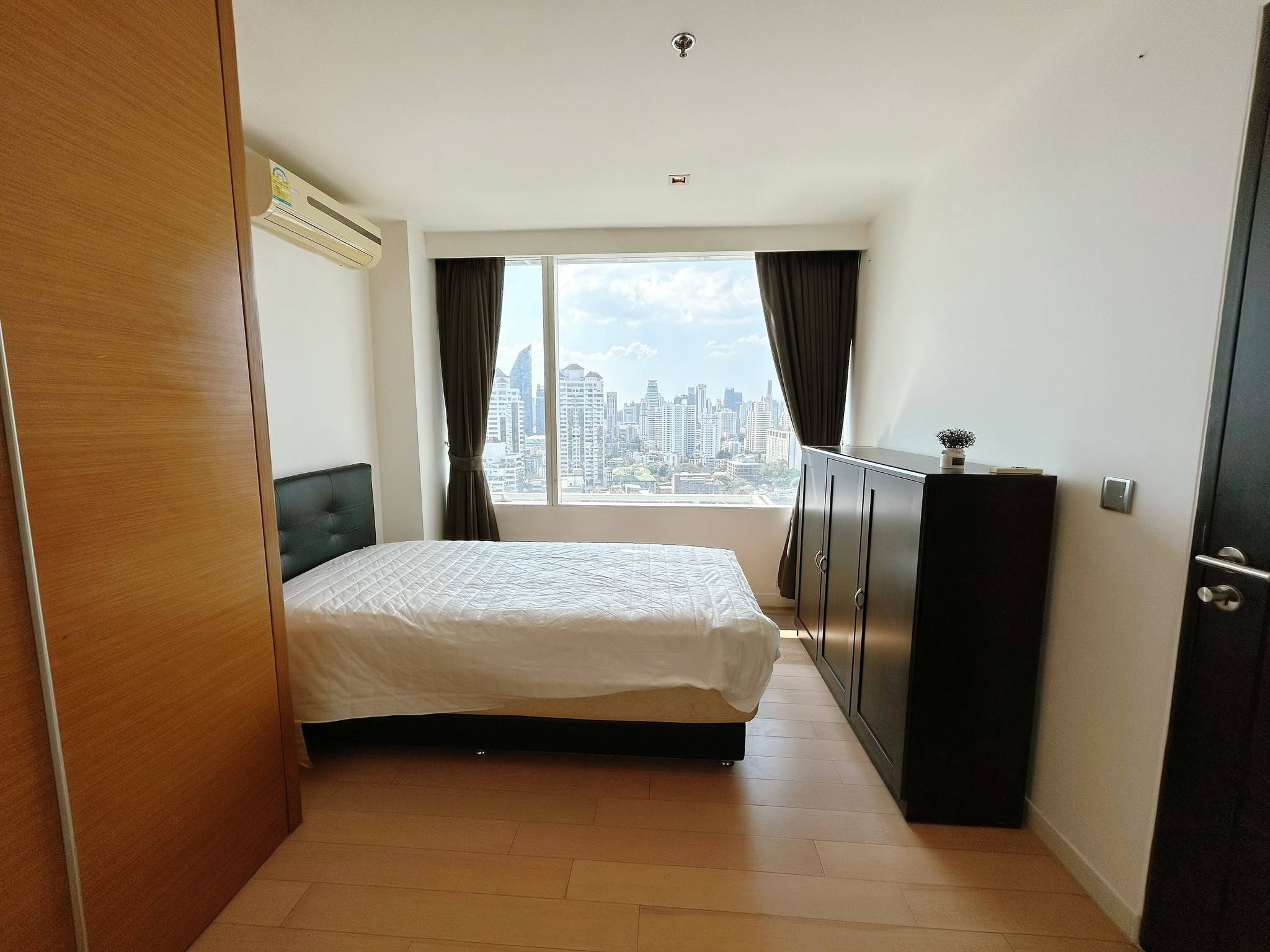 Luxury Fully Furnished 3-Bedroom Apartment at Eight Thonglor Residences