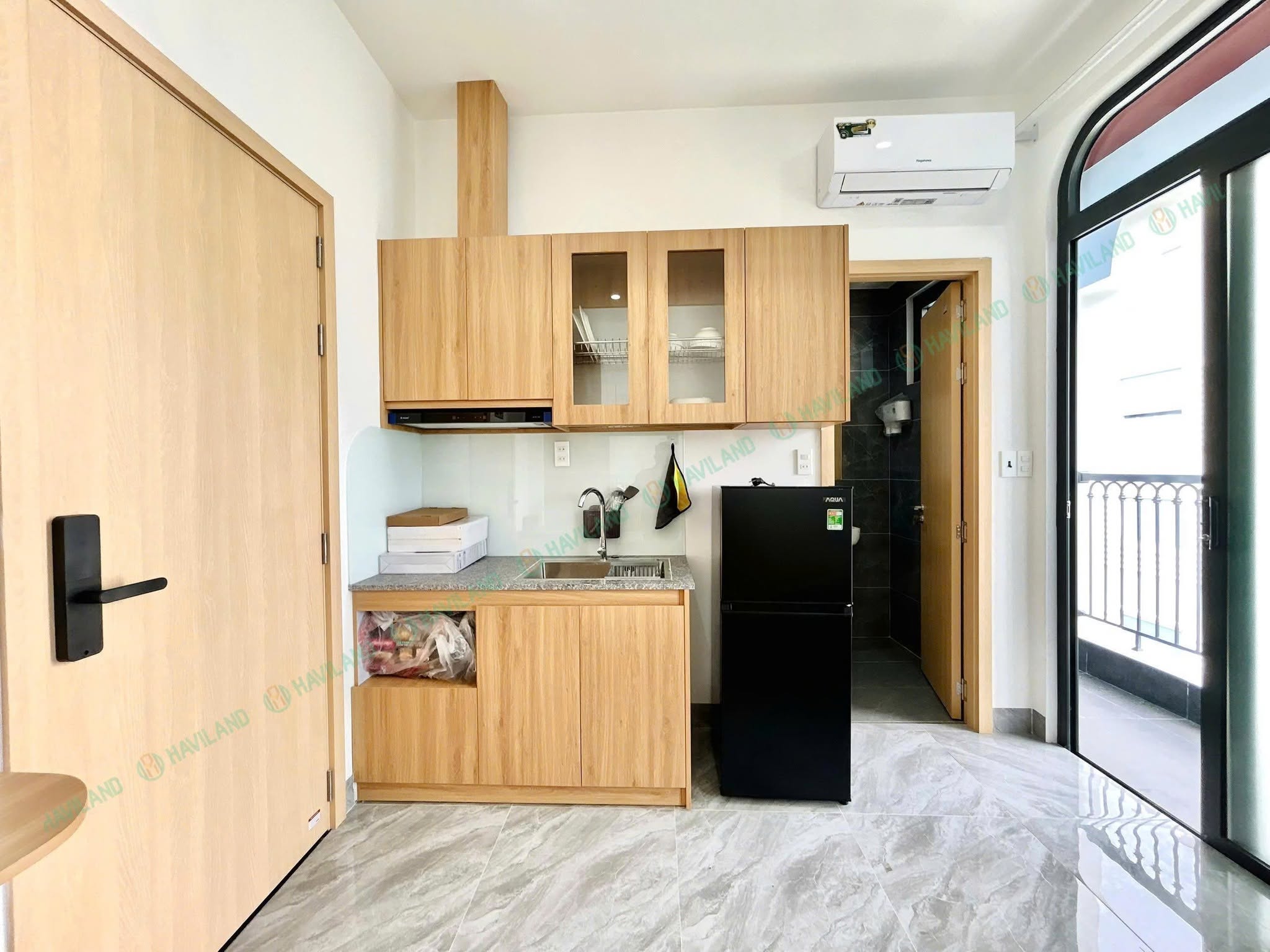 Fully Furnished Studio with Private Balcony near My Khe Beach