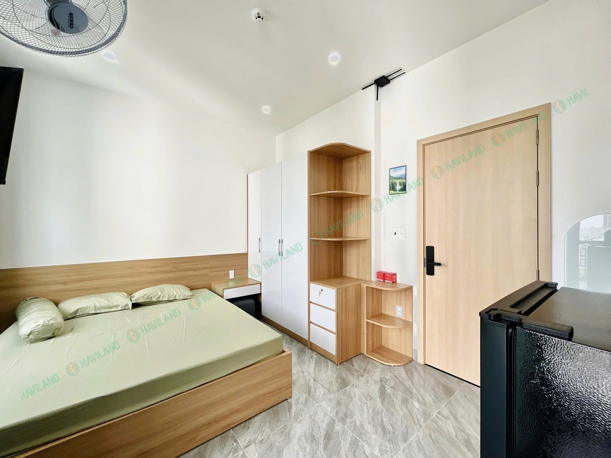 Fully Furnished Studio with Private Balcony near My Khe Beach