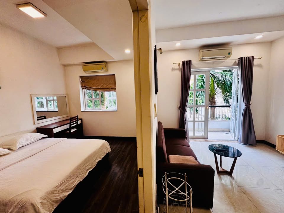 Spacious 1-Bedroom Serviced Apartment with Balcony in Thao Dien