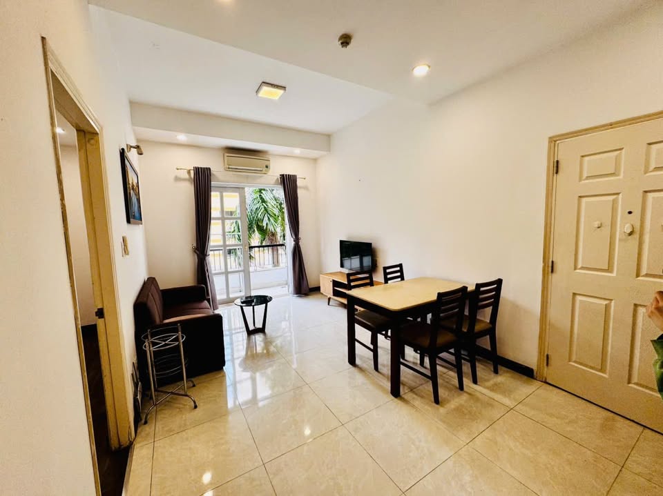 Spacious 1-Bedroom Serviced Apartment with Balcony in Thao Dien