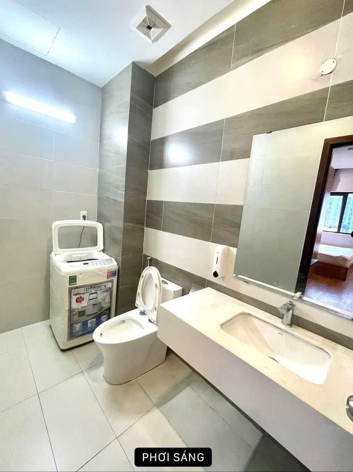 Fully Equipped 30m² Studio with Private Washing Machine on Dinh Thi Hoa Street