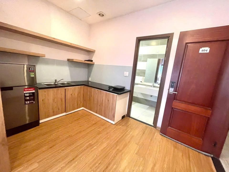 Fully Equipped 30m² Studio with Private Washing Machine on Dinh Thi Hoa Street