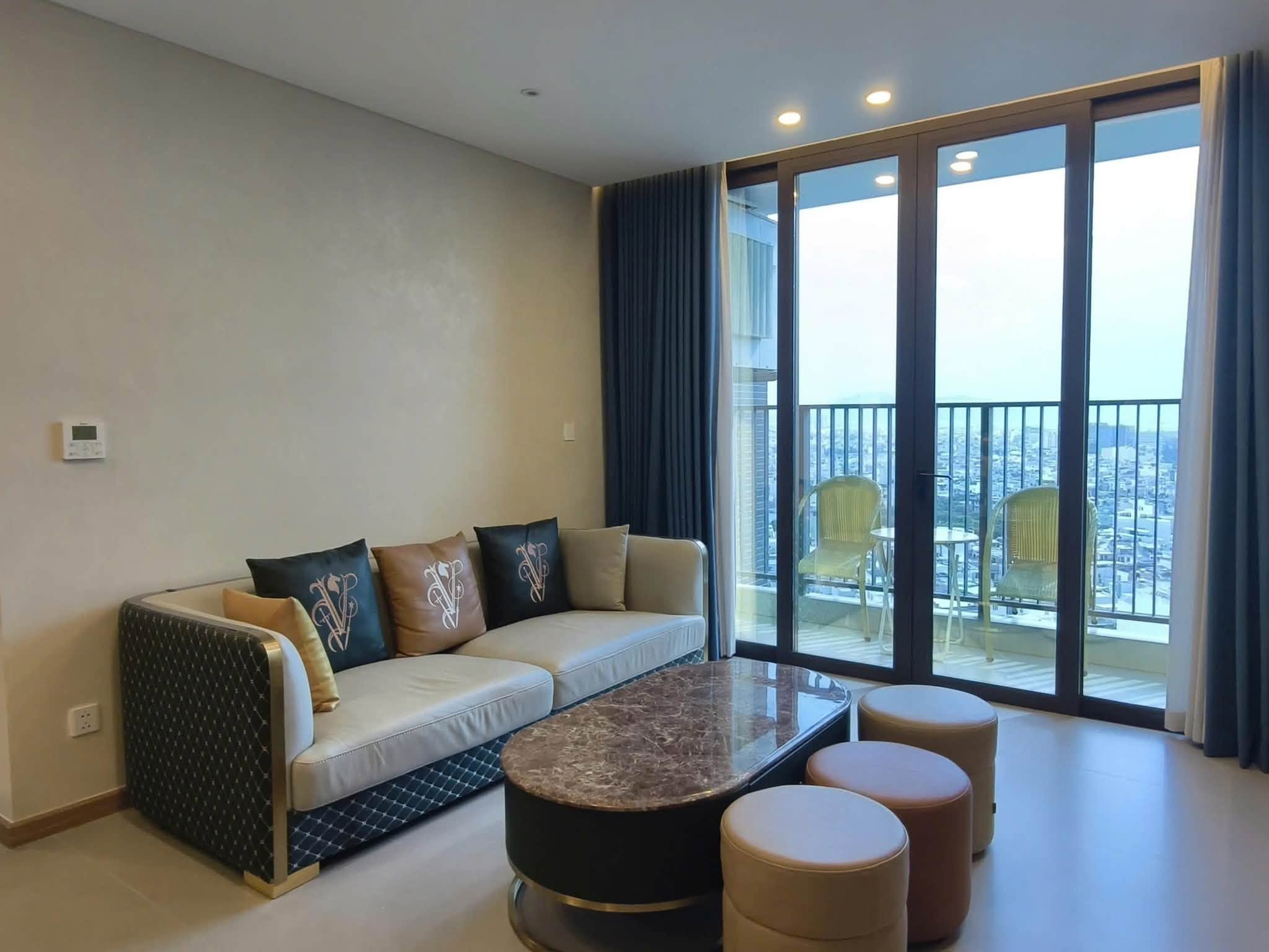 Fully Furnished 2-Bedroom Corner Apartment with Han River View at SAM Towers