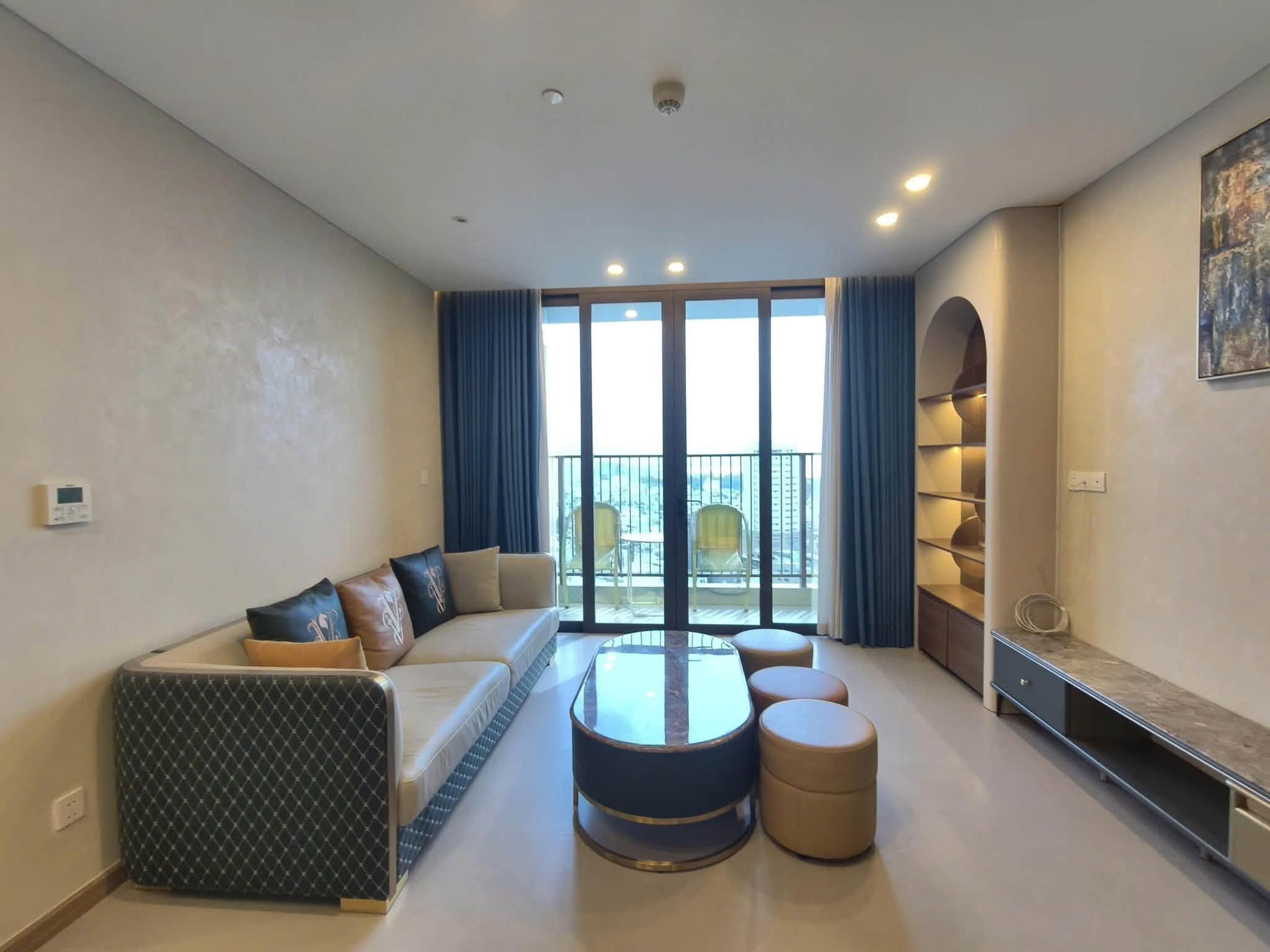 Fully Furnished 2-Bedroom Corner Apartment with Han River View at SAM Towers