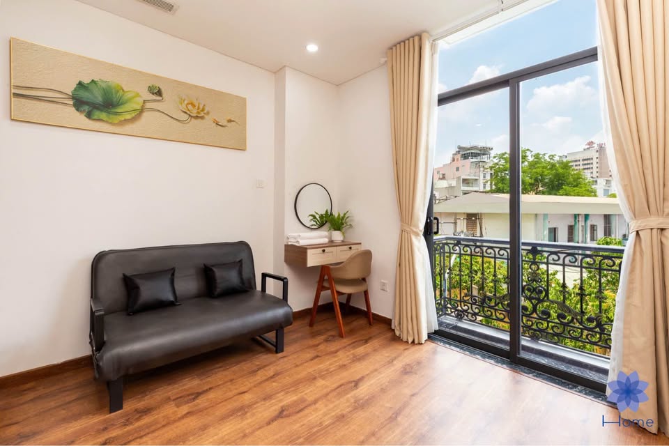 Pet-Friendly Fully Furnished 1-Bedroom Apartment with Sunny Balcony in Tan Binh