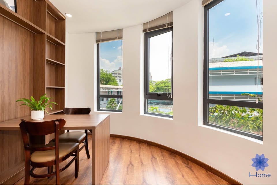 Pet-Friendly Fully Furnished 1-Bedroom Apartment with Sunny Balcony in Tan Binh