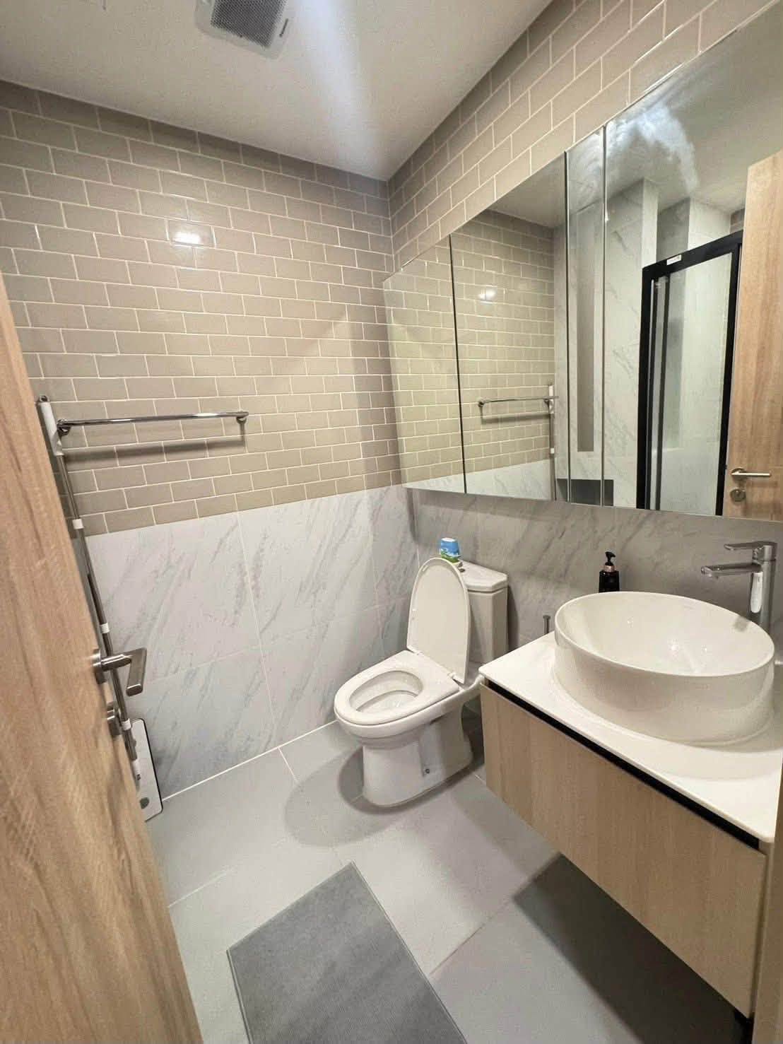 High-Floor 1-Bedroom Condo near BTS Phaya Thai at XT Phayathai