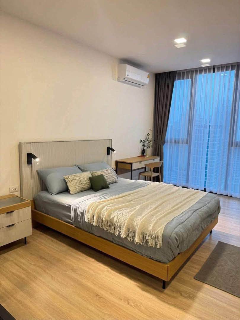 High-Floor 1-Bedroom Condo near BTS Phaya Thai at XT Phayathai