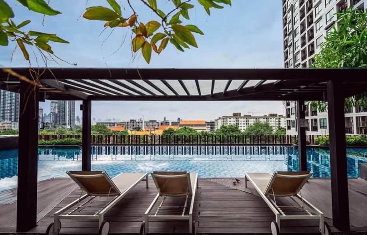 Fully Equipped High-Floor 1-Bedroom Condo with Wi-Fi at Artemis Sukhumvit 77