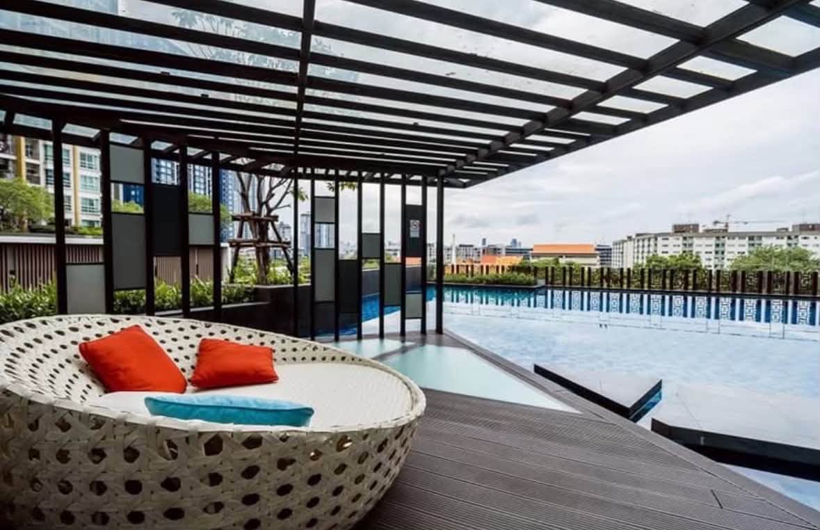 Fully Equipped High-Floor 1-Bedroom Condo with Wi-Fi at Artemis Sukhumvit 77