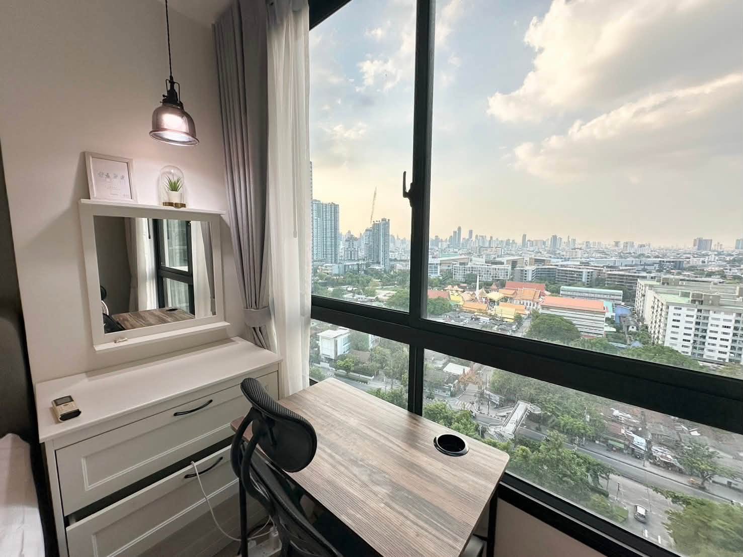 Fully Equipped High-Floor 1-Bedroom Condo with Wi-Fi at Artemis Sukhumvit 77