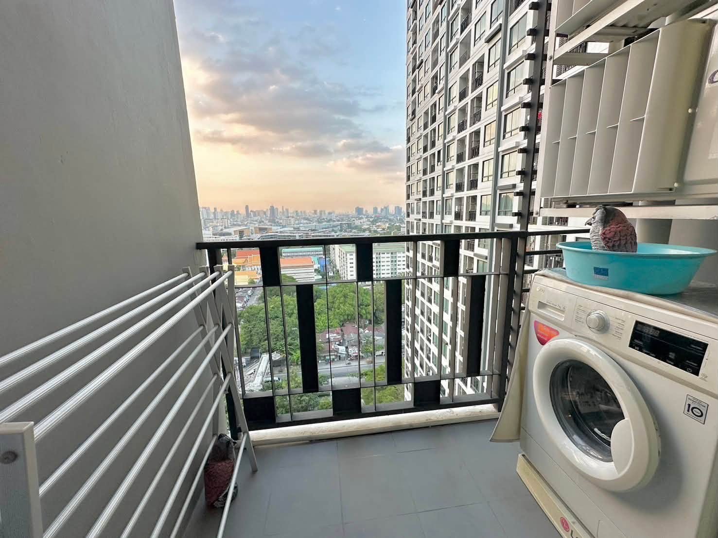 Fully Equipped High-Floor 1-Bedroom Condo with Wi-Fi at Artemis Sukhumvit 77
