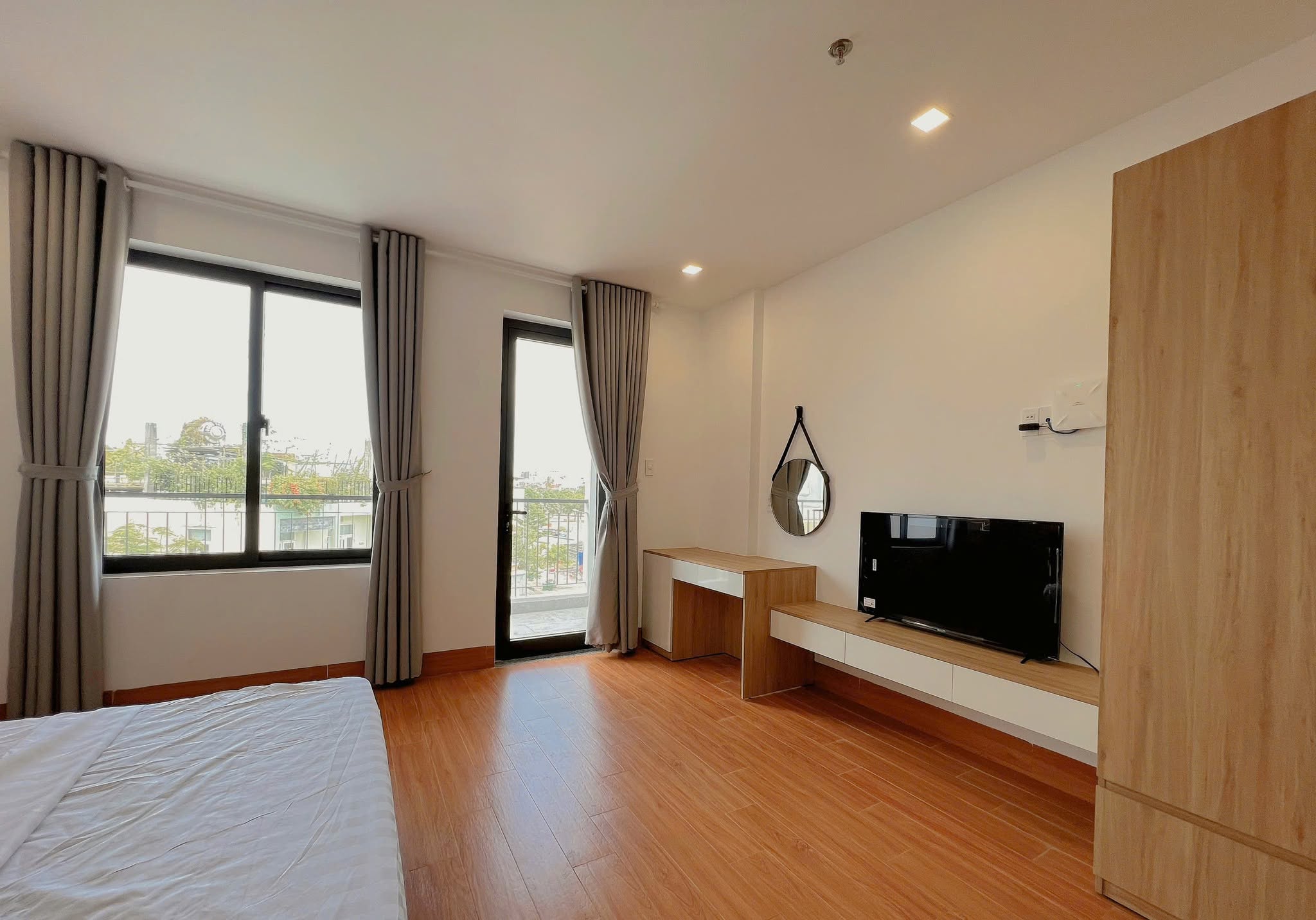 Fully Furnished Studio Apartment on Phan Huy Chú Street